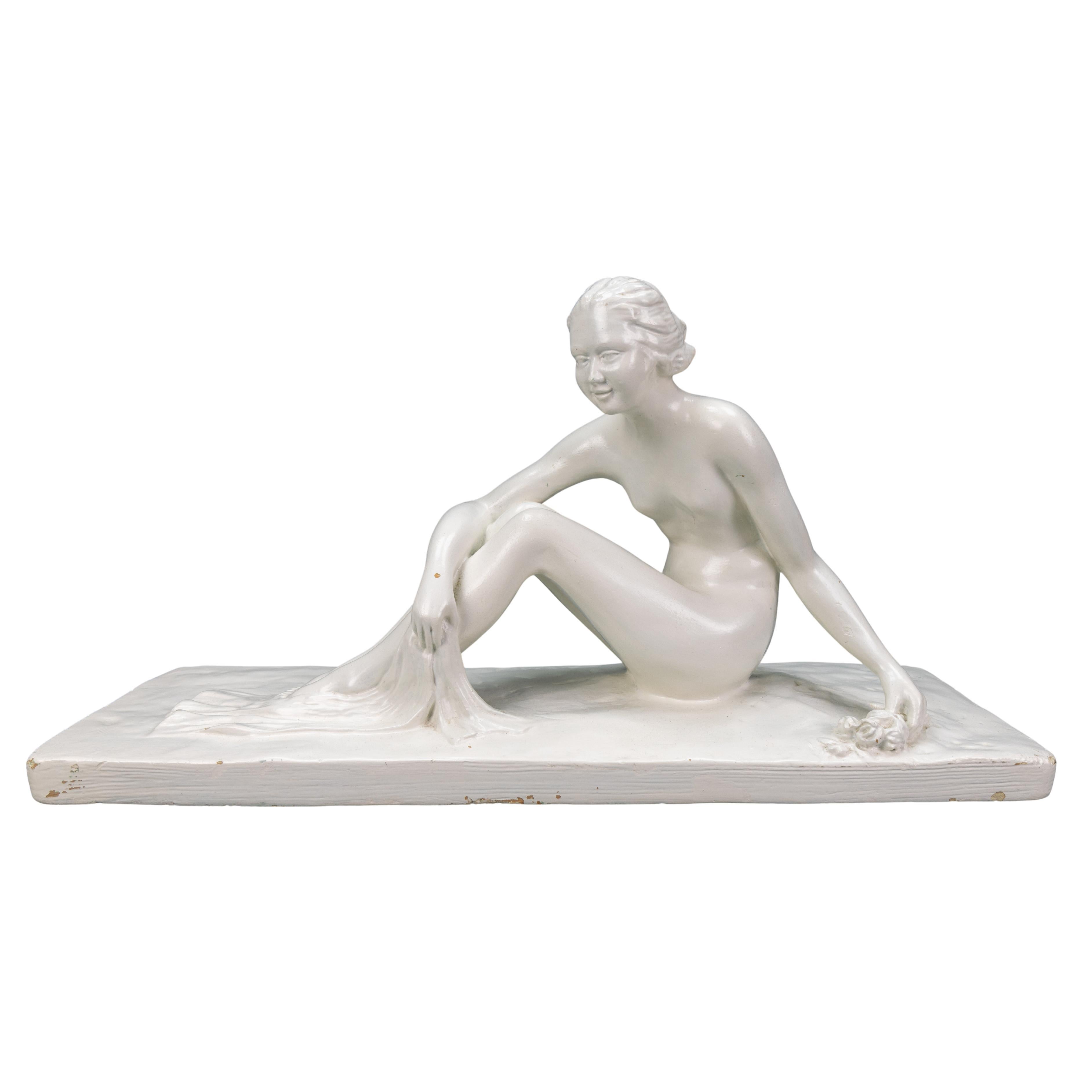 Sculpture figurative en céramique blanche du milieu du siècle, vers 1950