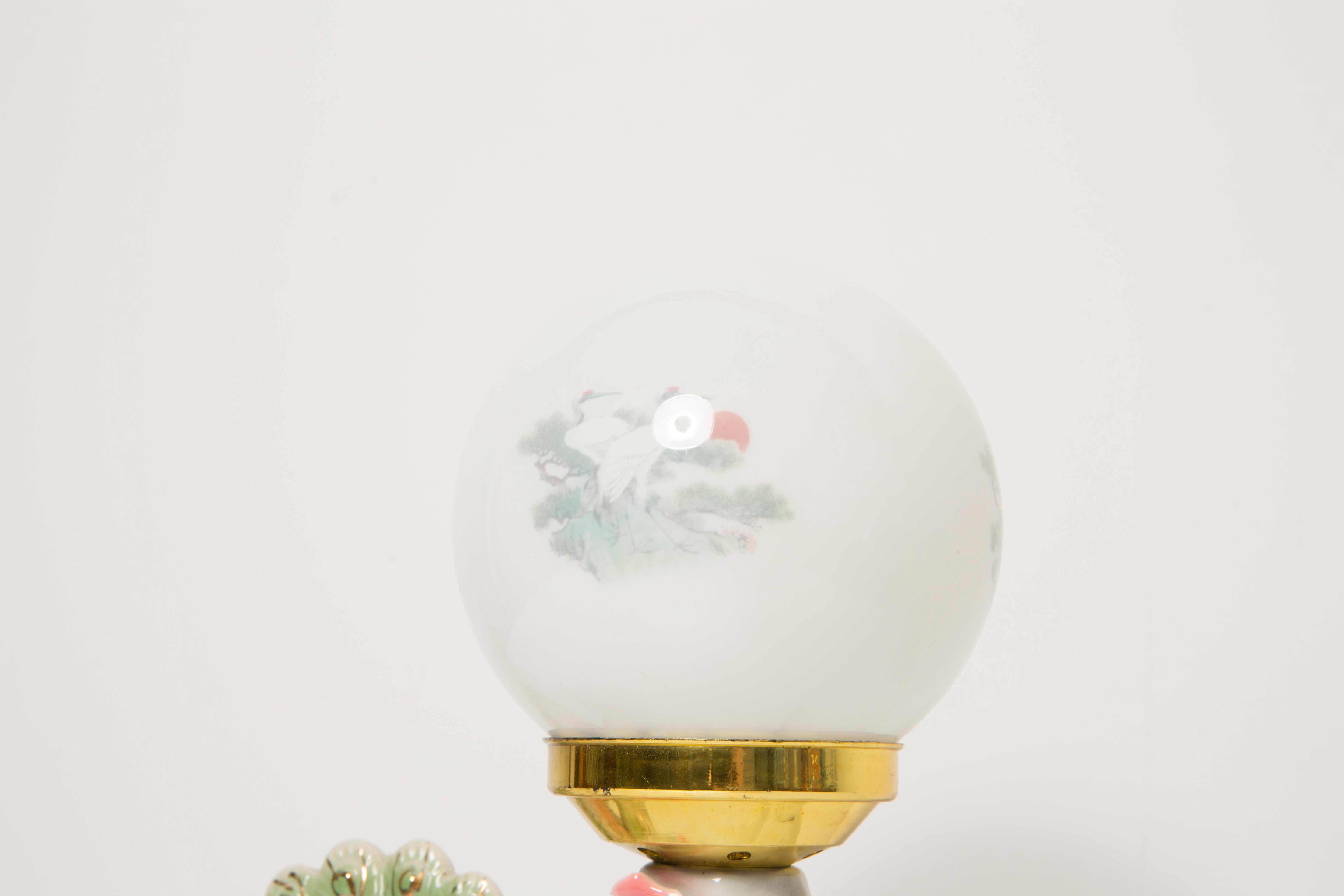 Weiße keramische Pfauenvogel-Tischlampe aus der Mitte des Jahrhunderts, Europa, 1960er Jahre im Angebot 1