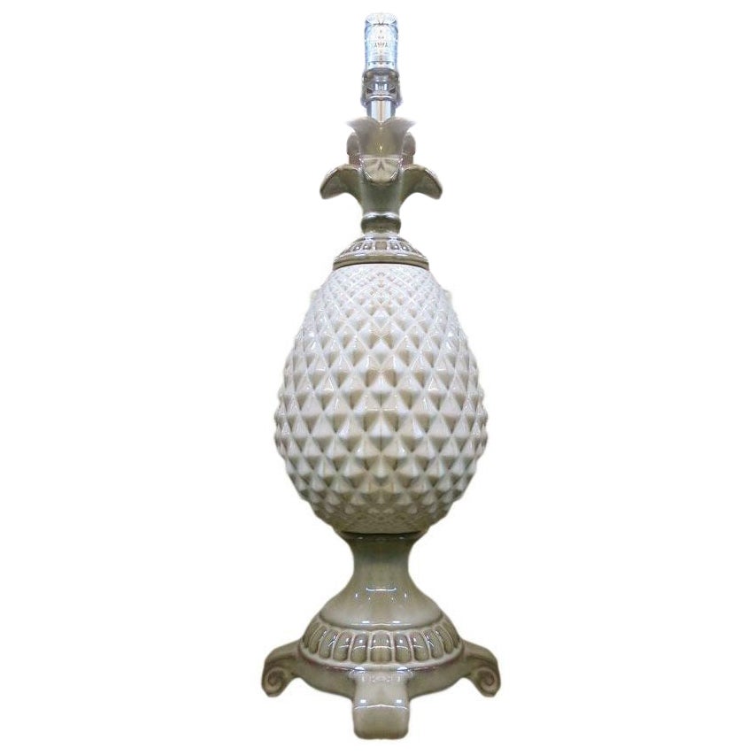 Mid-Century White Ceramic Pineapple Pedestal Lamp - Single For Sale