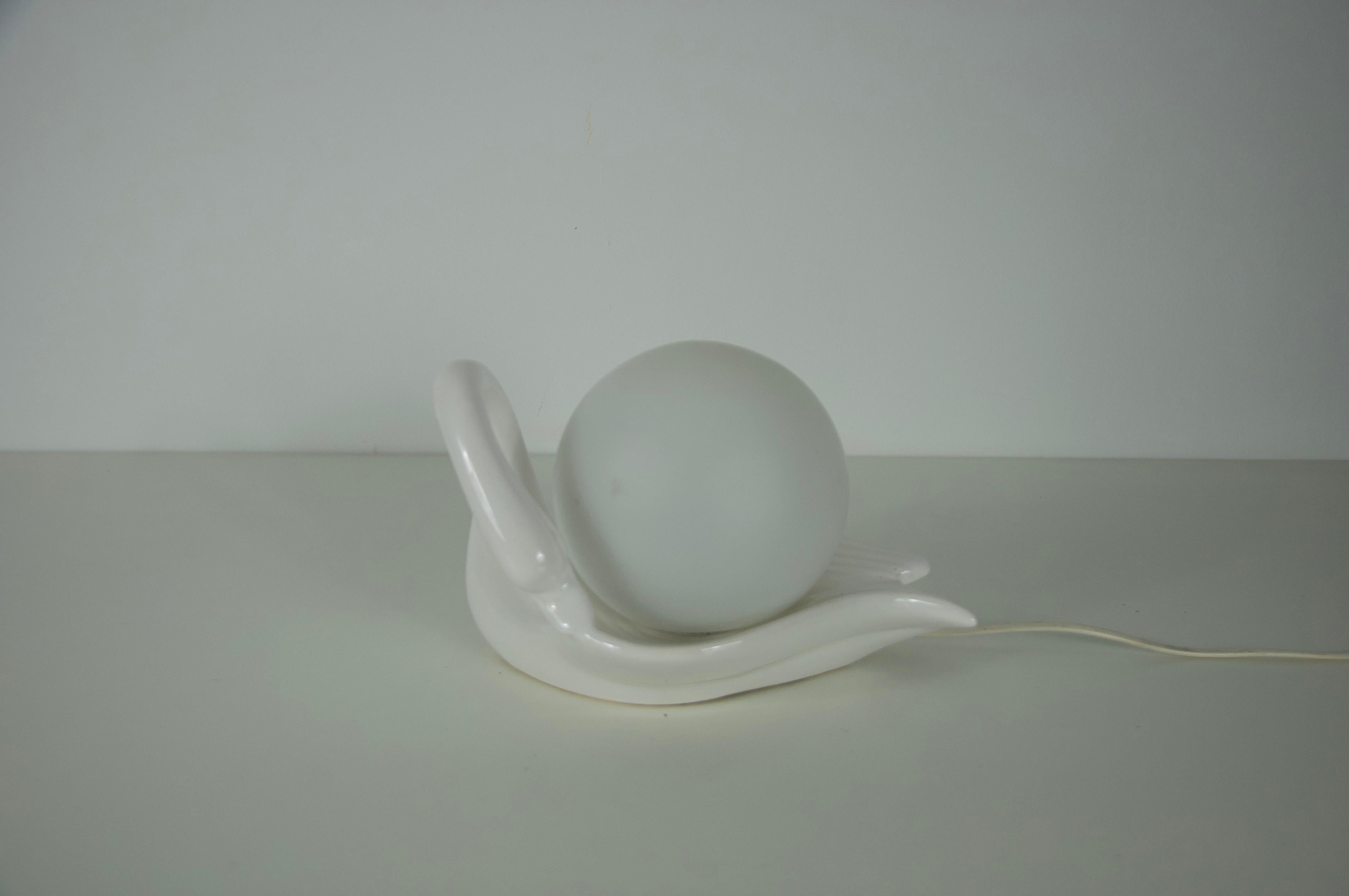 Lámpara de mesa de cerámica blanca de mediados de siglo, años 60, Italia Moderno de mediados de siglo en venta