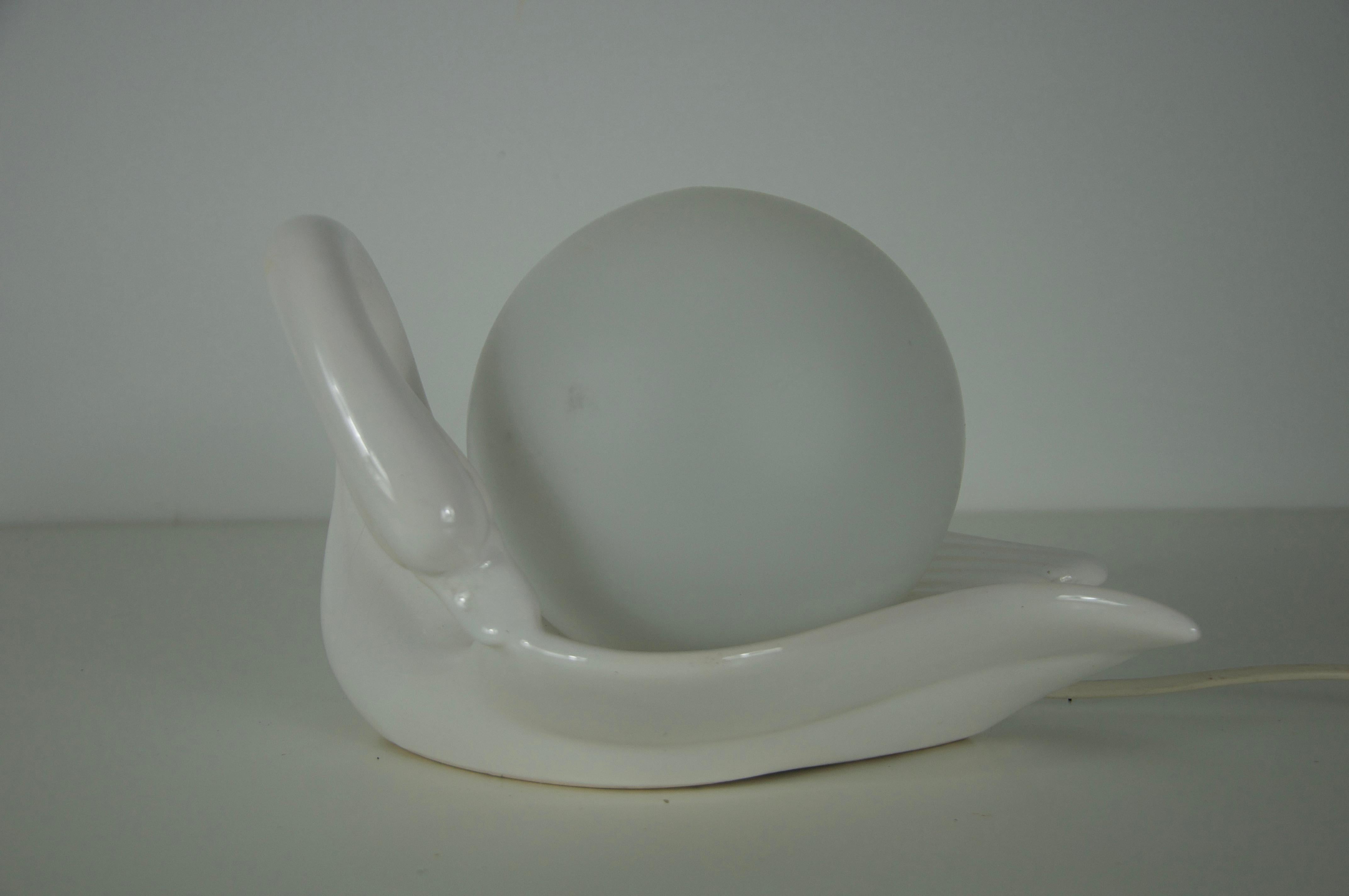 Lámpara de mesa de cerámica blanca de mediados de siglo, años 60, Italia Italiano en venta