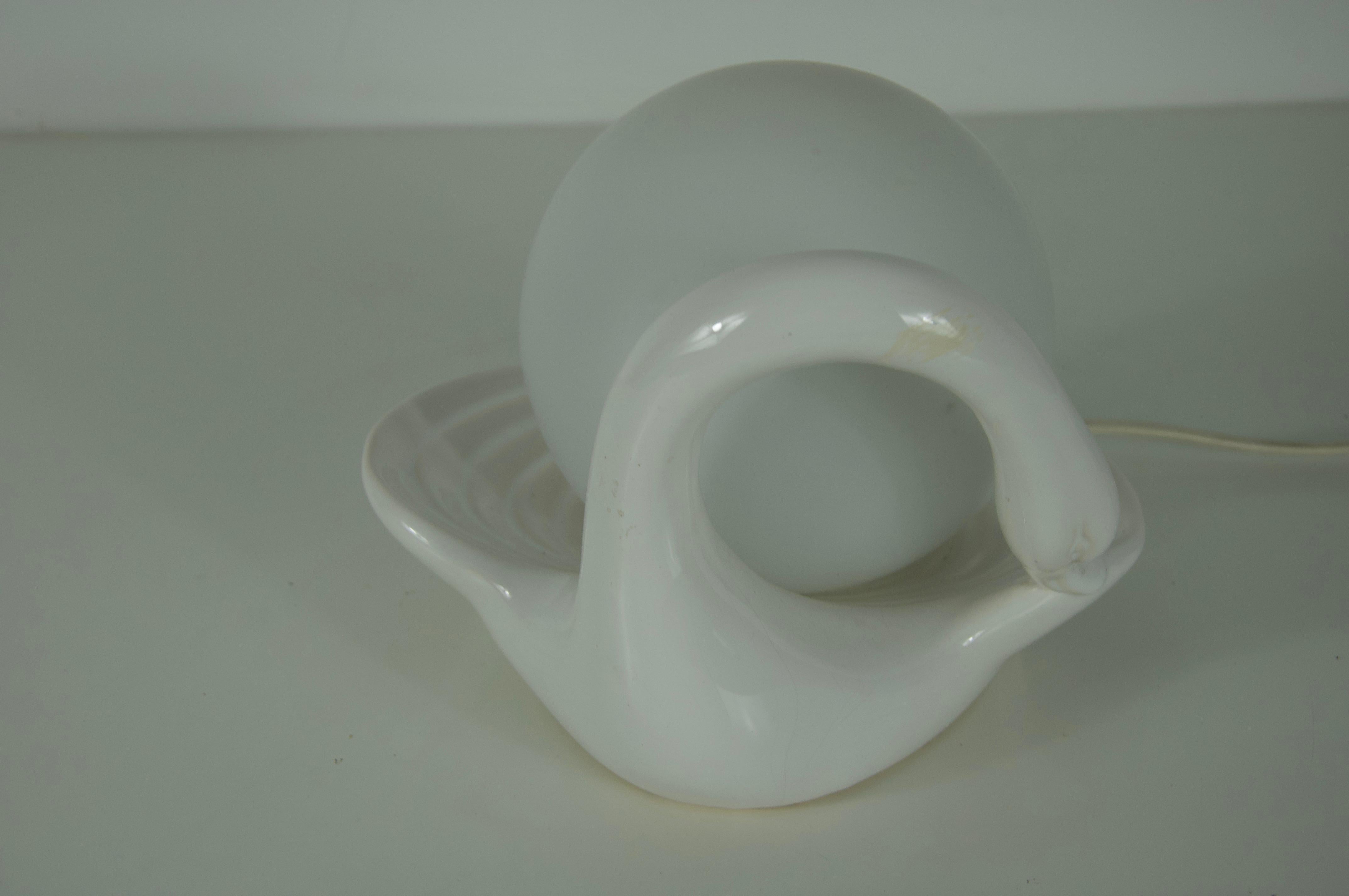 Lámpara de mesa de cerámica blanca de mediados de siglo, años 60, Italia Metal en venta