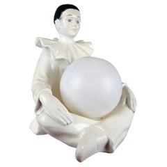 Lampe de table en céramique blanche du milieu du siècle, Pierrot, 1960