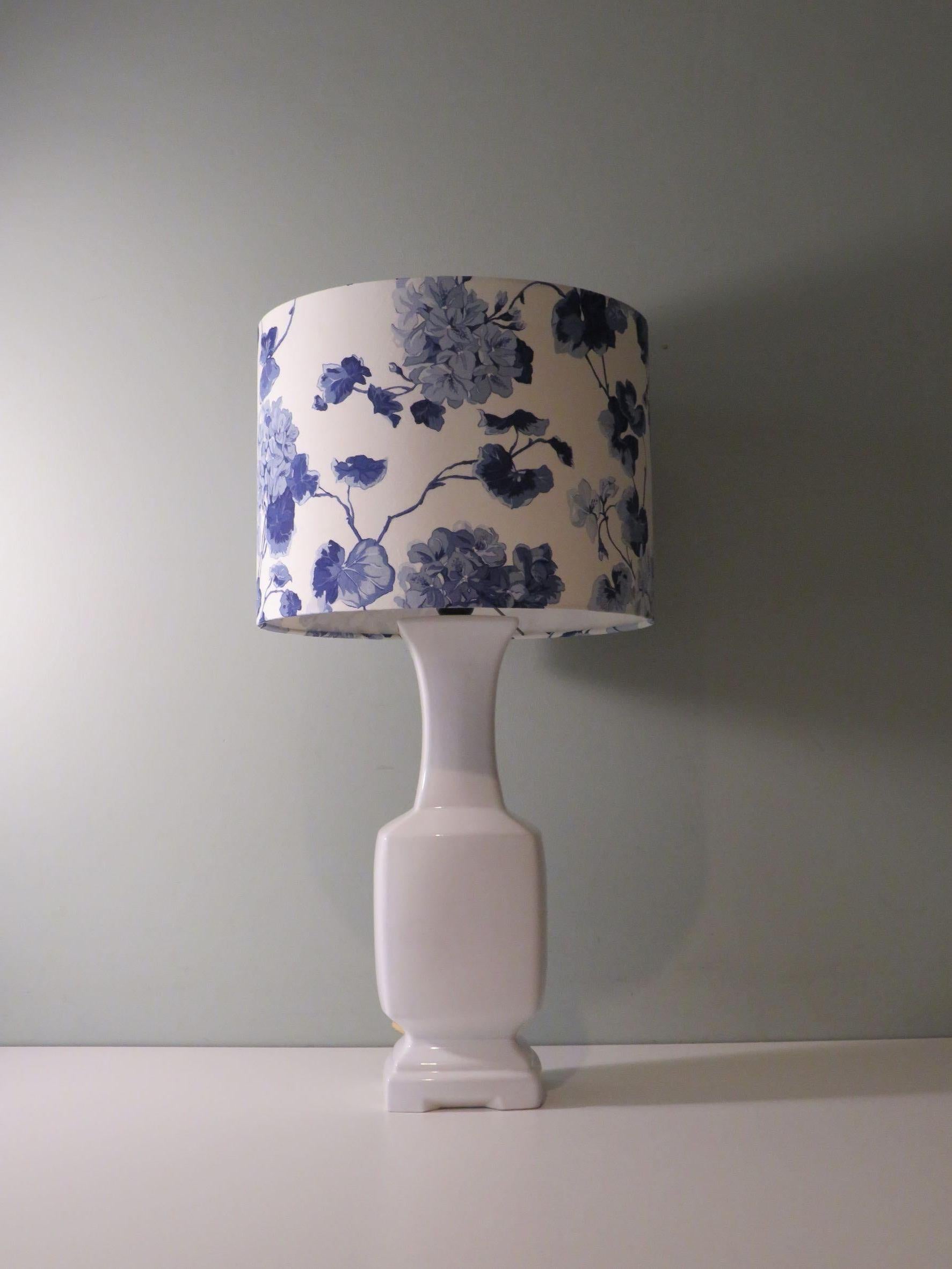 Mid-Century Modern Midcentury White Ceramic Table Lamp with New, Professionally Handmade Lampshade For Sale