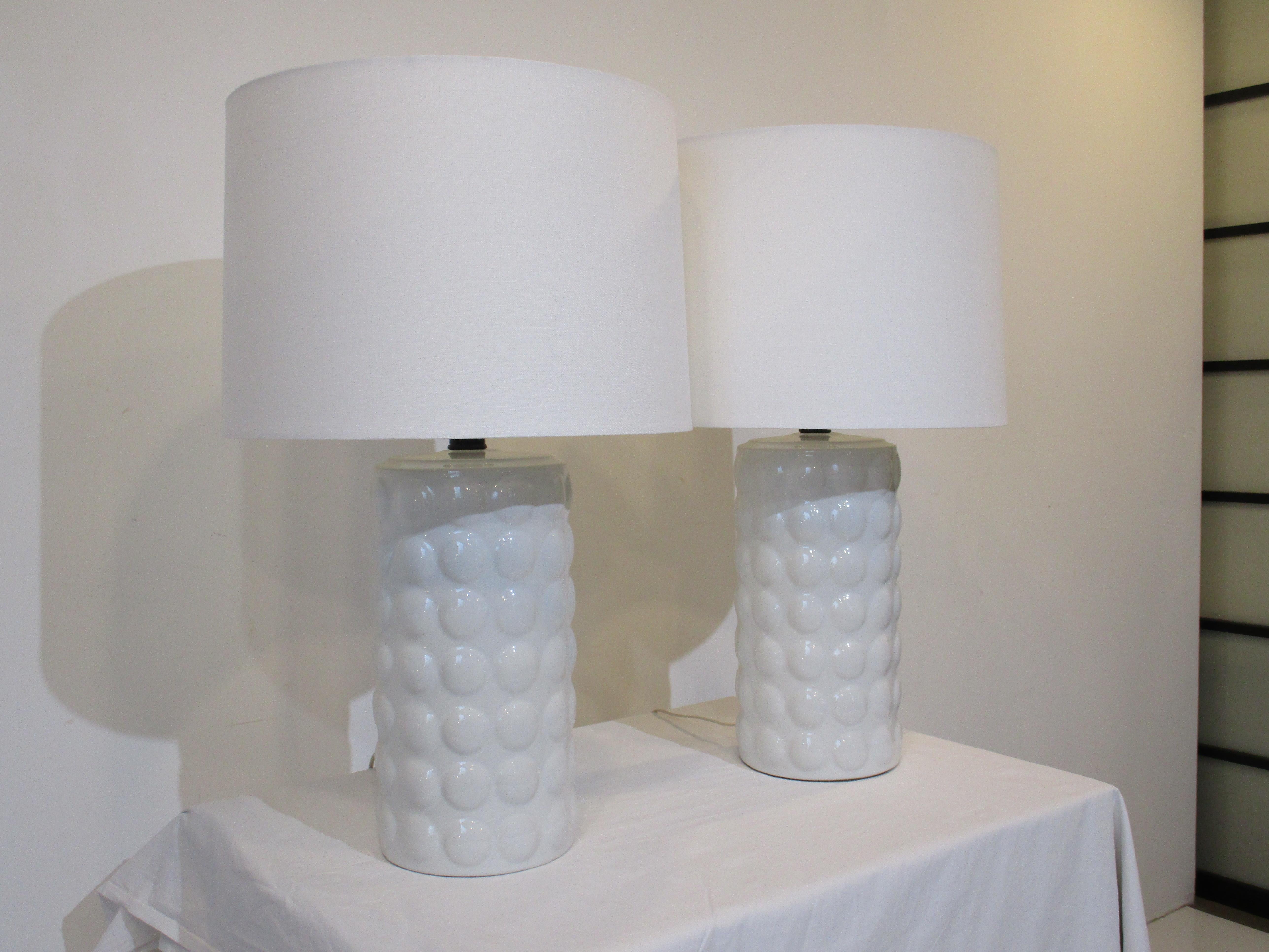 20th Century Midcentury White Ceramic Table Lamps in the Style of Chapman  For Sale