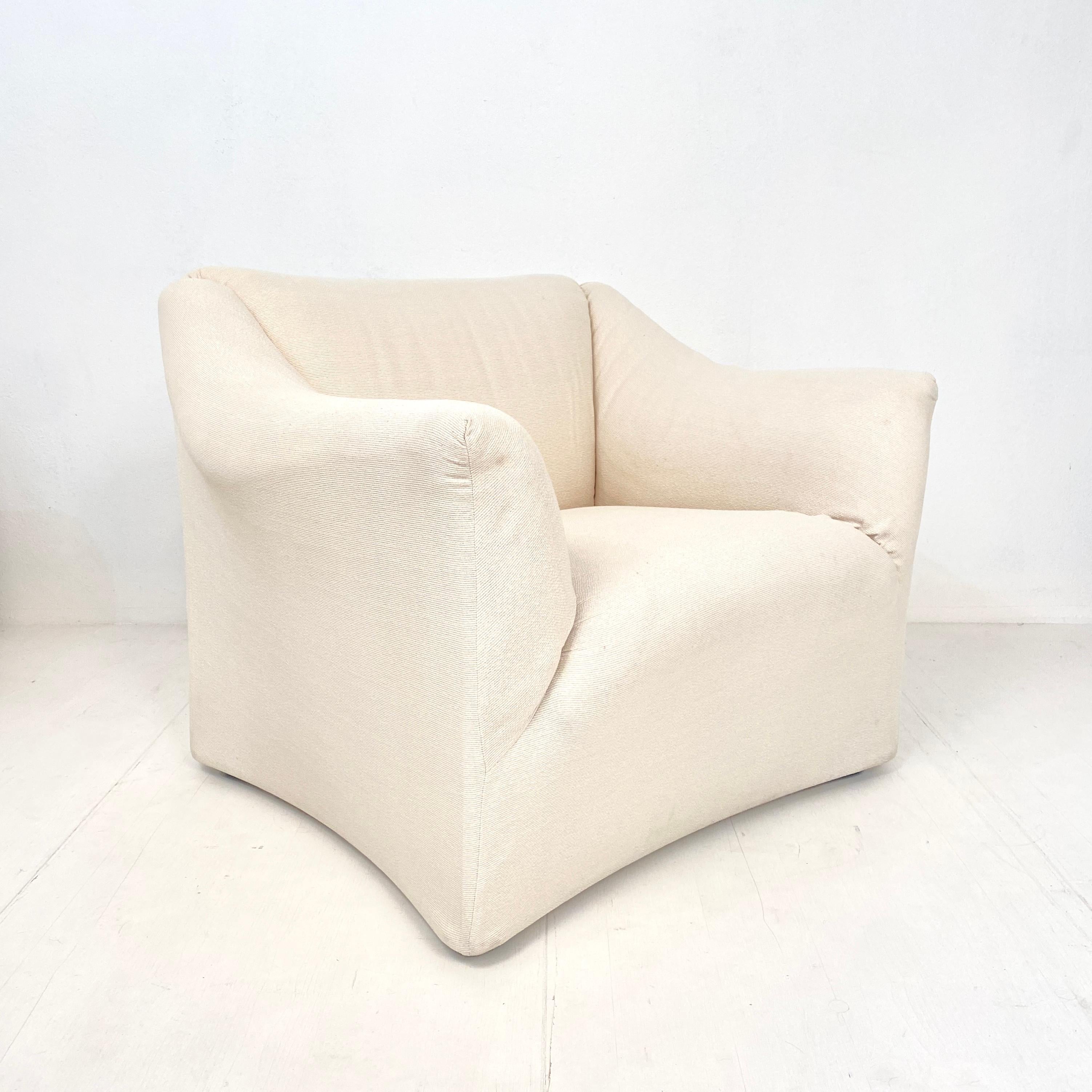 Cotton Mid Century White Club Lounge Chair by Mario Bellini Model 685 Tentazione, 1976
