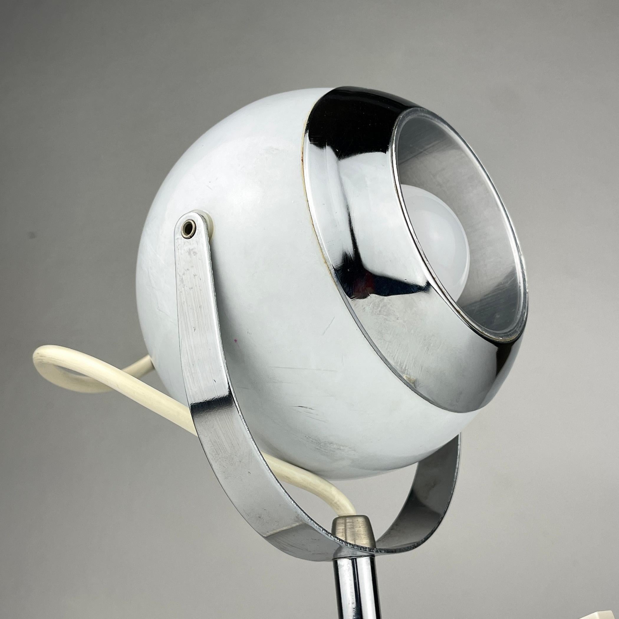 Lampe de bureau blanche Mid-Century Eyeball Italy 60s  en vente 2