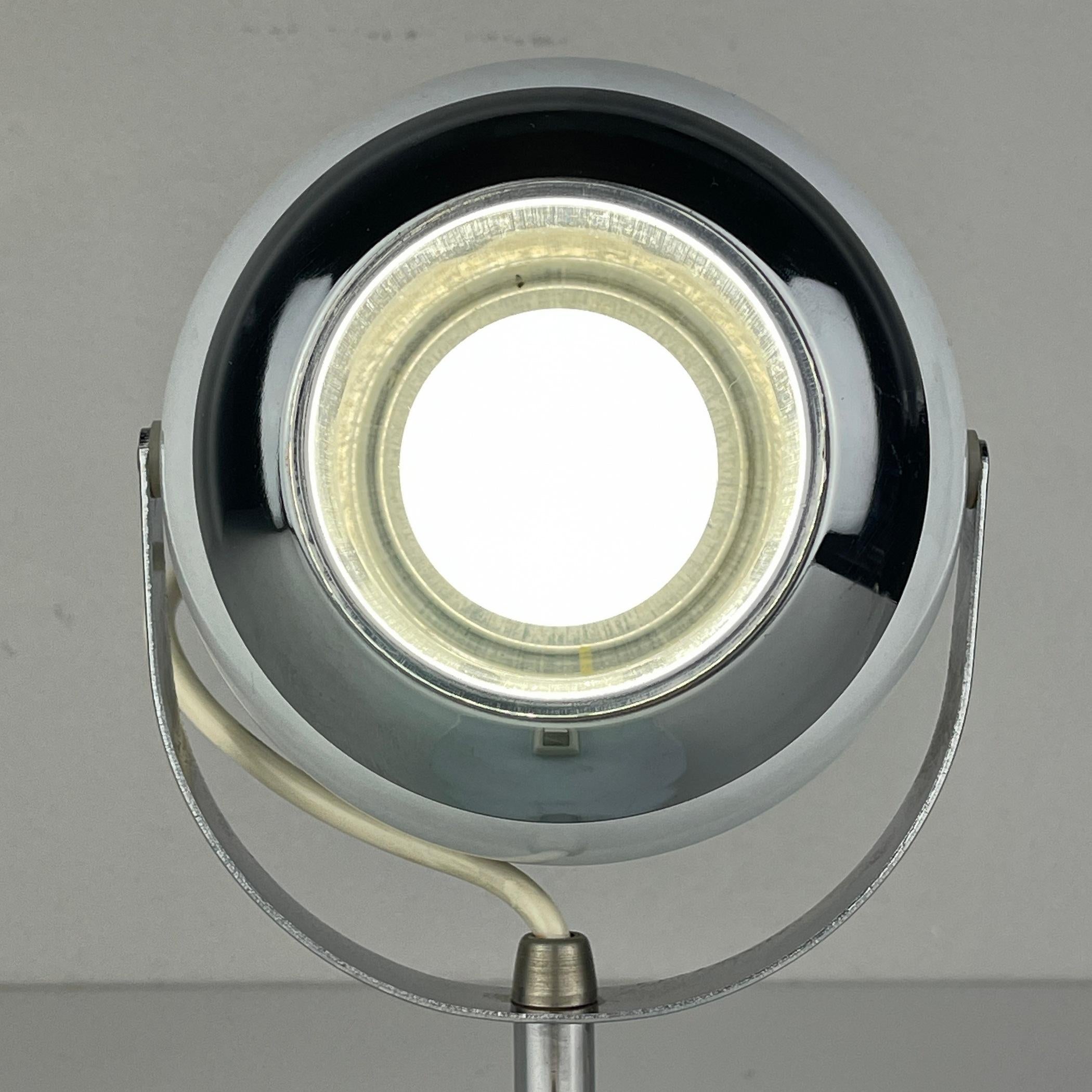 Lampe de bureau blanche Mid-Century Eyeball Italy 60s  en vente 4