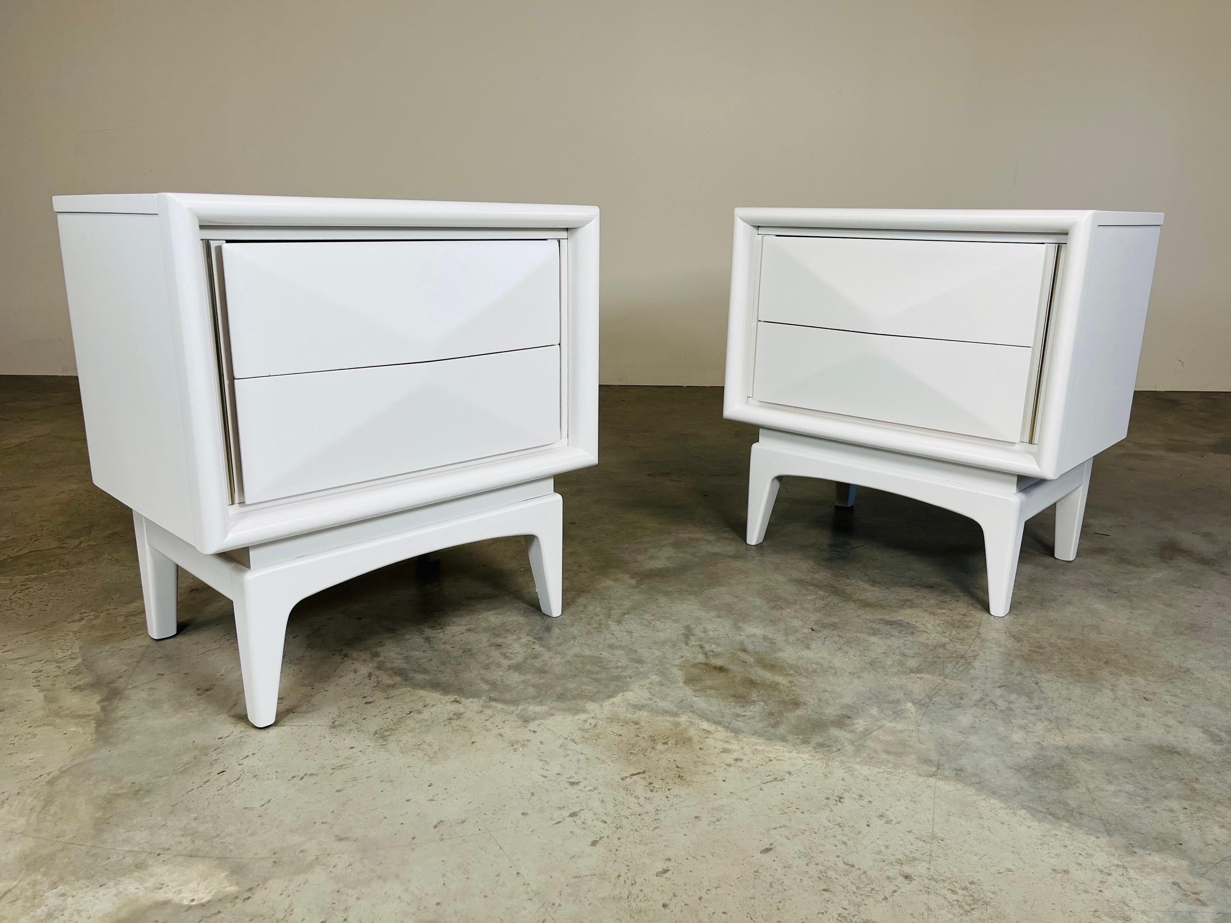 Mid-Century Modern Mid-Century White Diamond Front Nightstands By United Furniture  For Sale