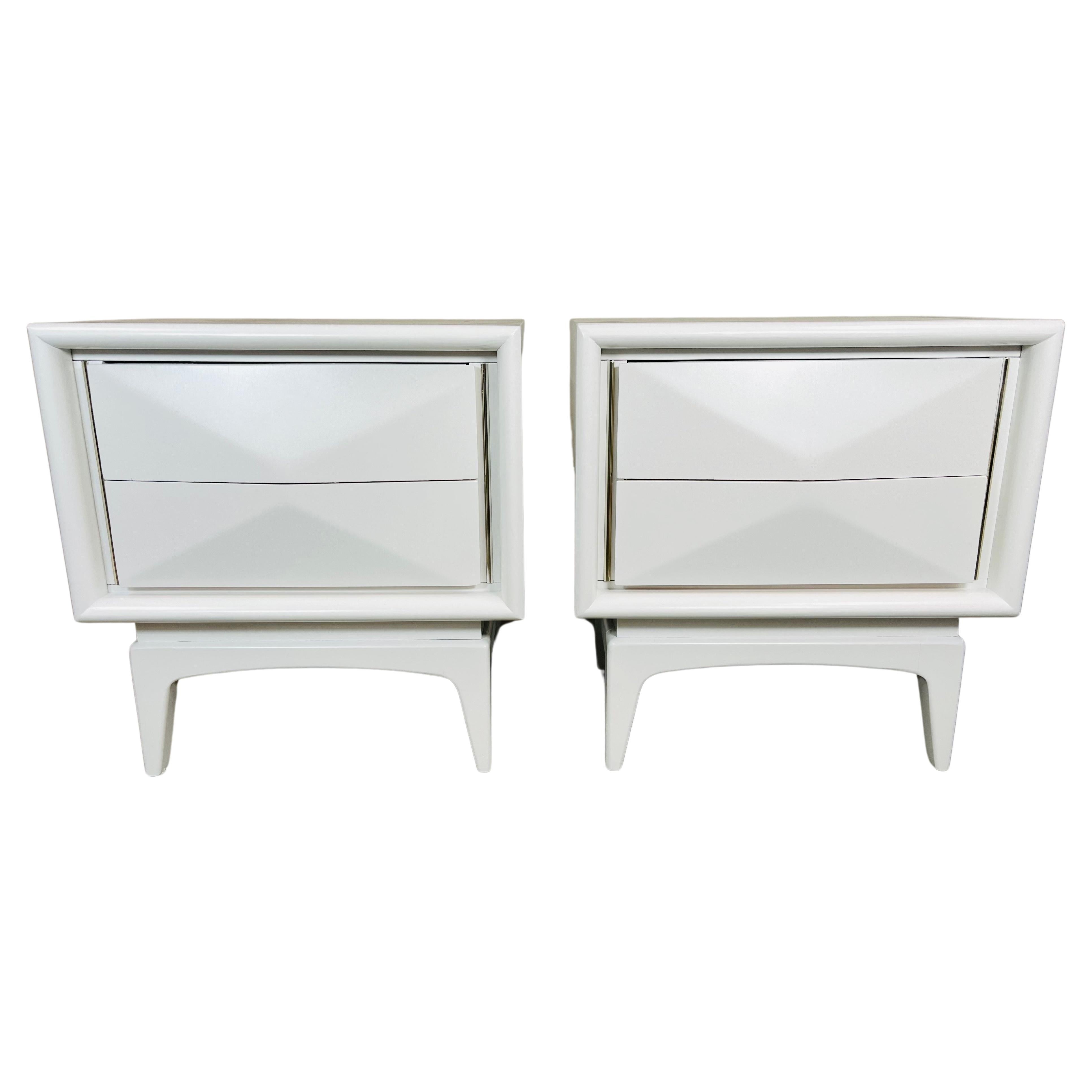 Mid-Century White Diamond Front Nightstands By United Furniture  For Sale