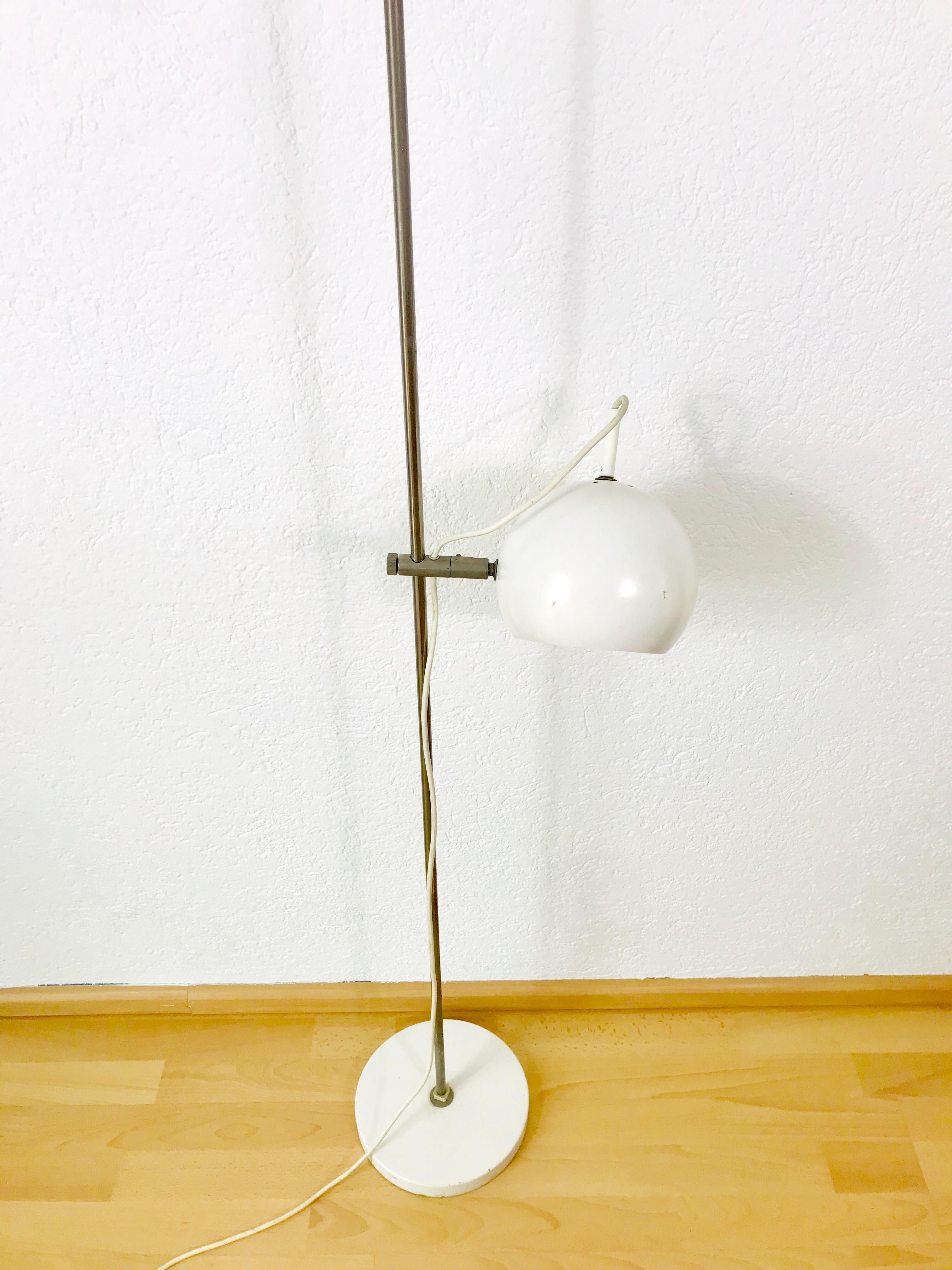Metal Midcentury White Floor Lamp in the Style of Joe Colombo, 1960s For Sale