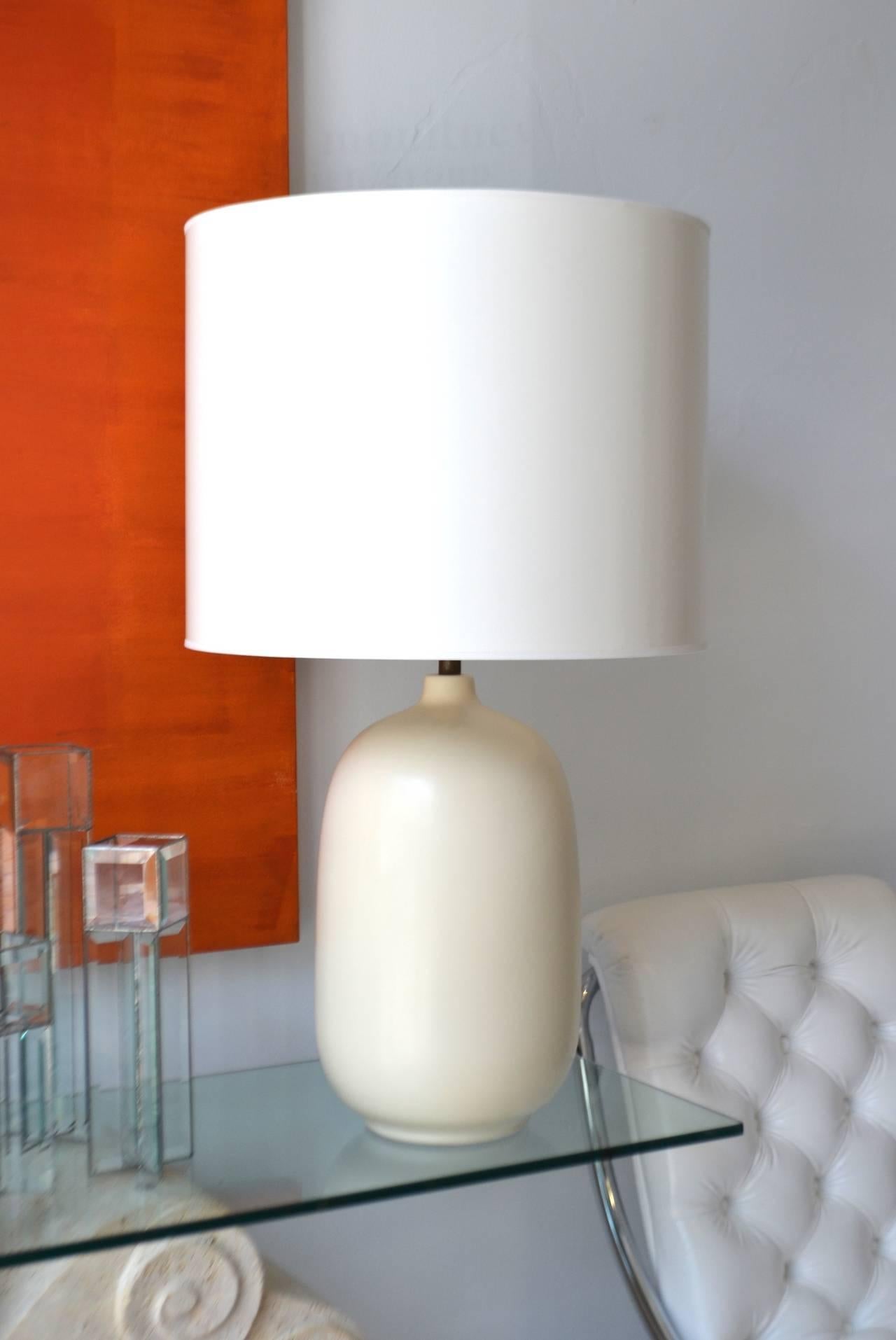 Ceramic Midcentury White Glazed Ovoid Form Table Lamp For Sale