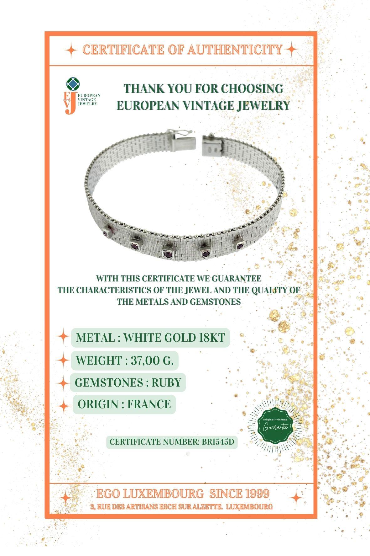 Bracelet en or blanc du milieu du siècle avec rubis en vente 3