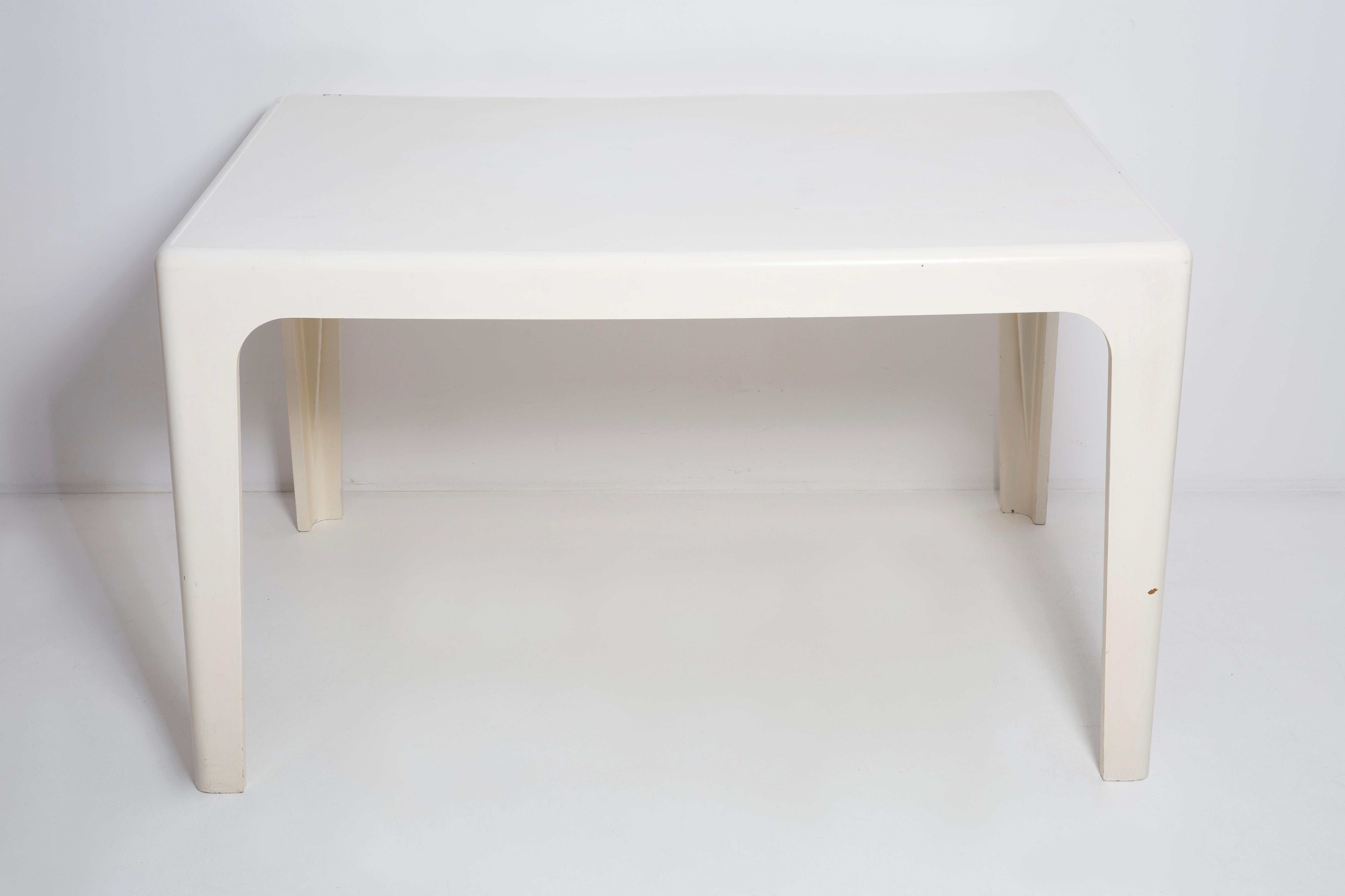 Mid Century White Kangaroo Dining Table, by Ernst Moeckl, Germany, 1968 For Sale 3