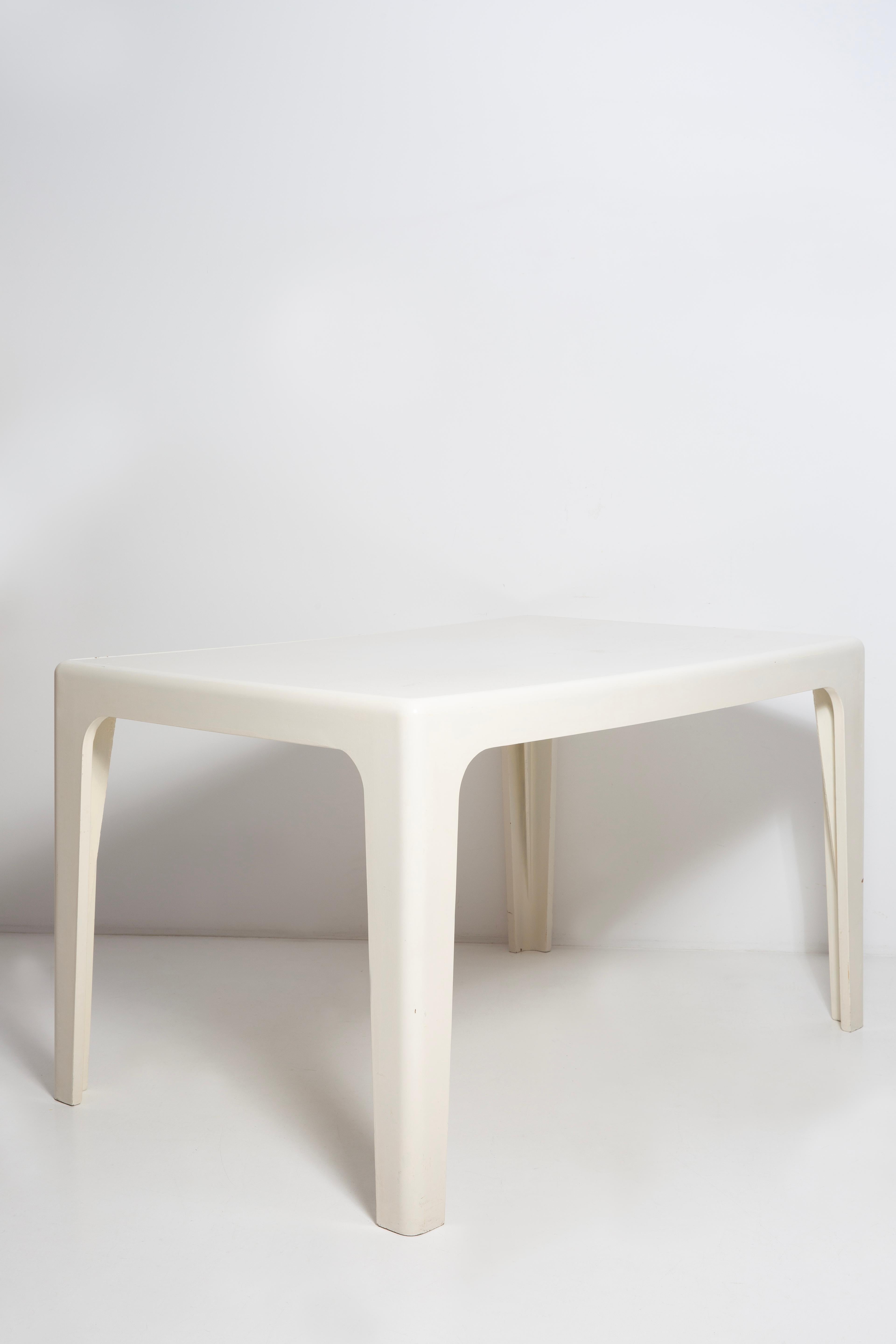 20th Century Mid Century White Kangaroo Dining Table, by Ernst Moeckl, Germany, 1968 For Sale