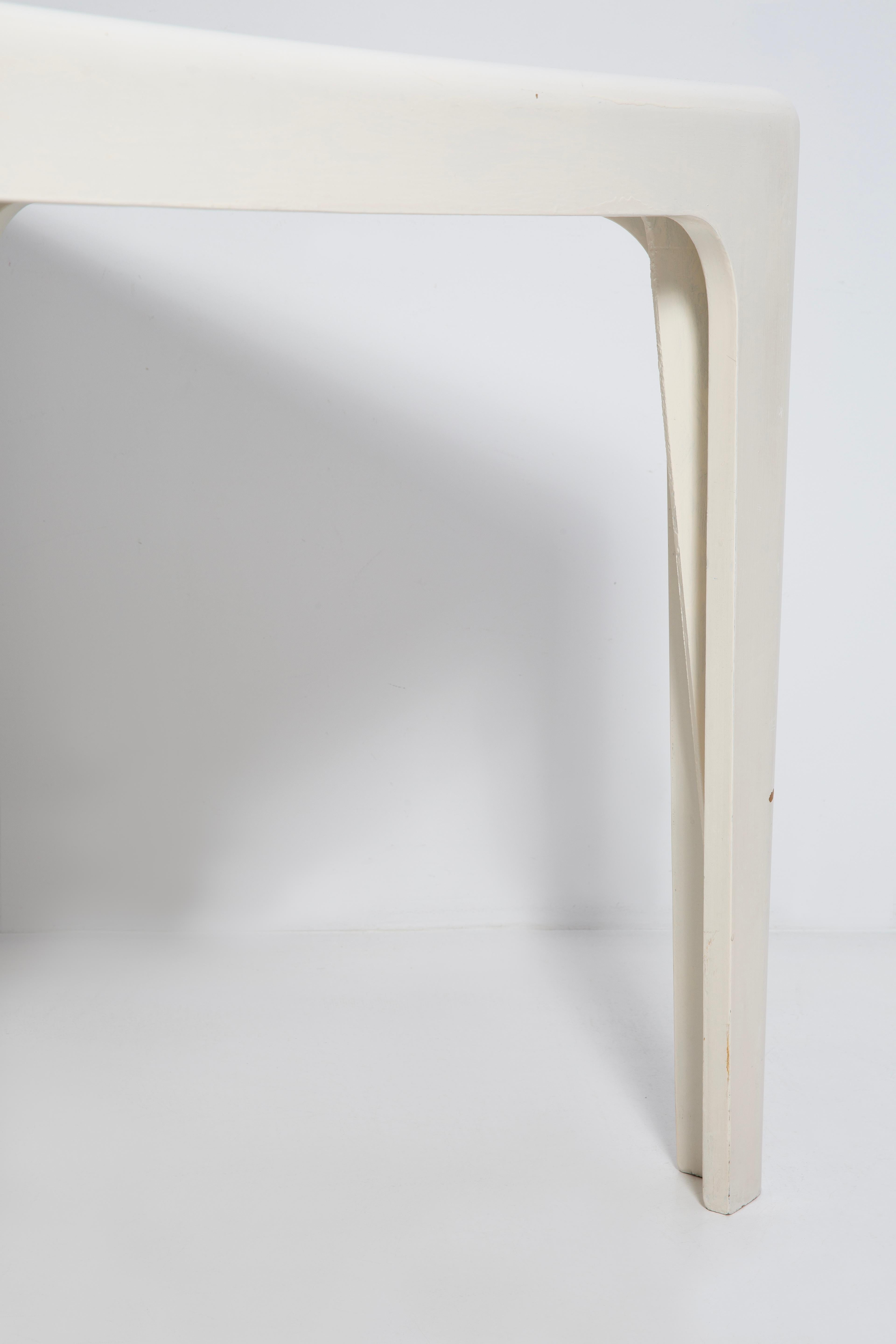Mid Century White Kangaroo Dining Table, by Ernst Moeckl, Germany, 1968 For Sale 2