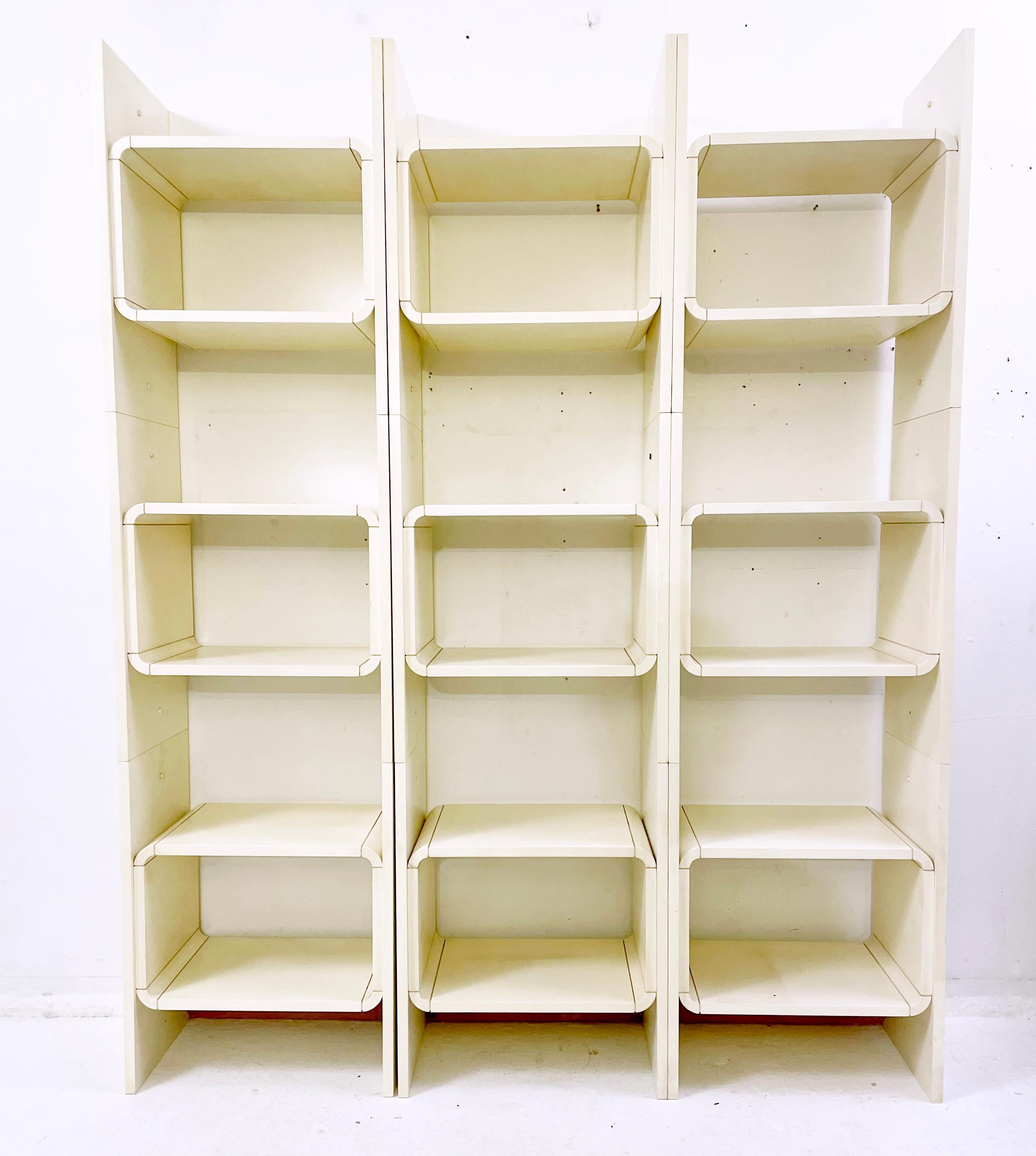 Italian Mid-Century White Lacquered Shelves, Italy 1970s For Sale