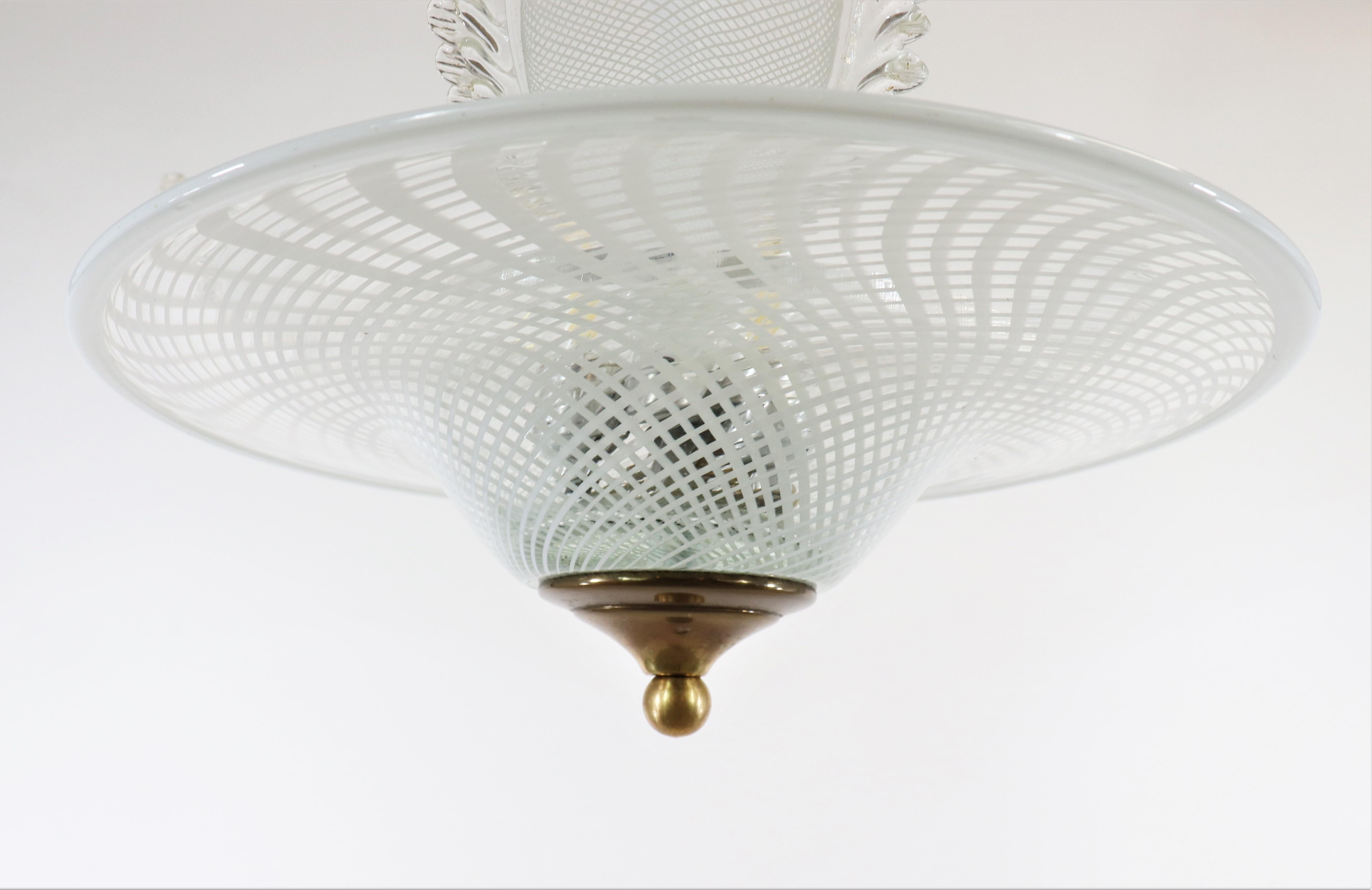 Lampada a forma di fronda di Murano bianca di metà secolo in vendita 3