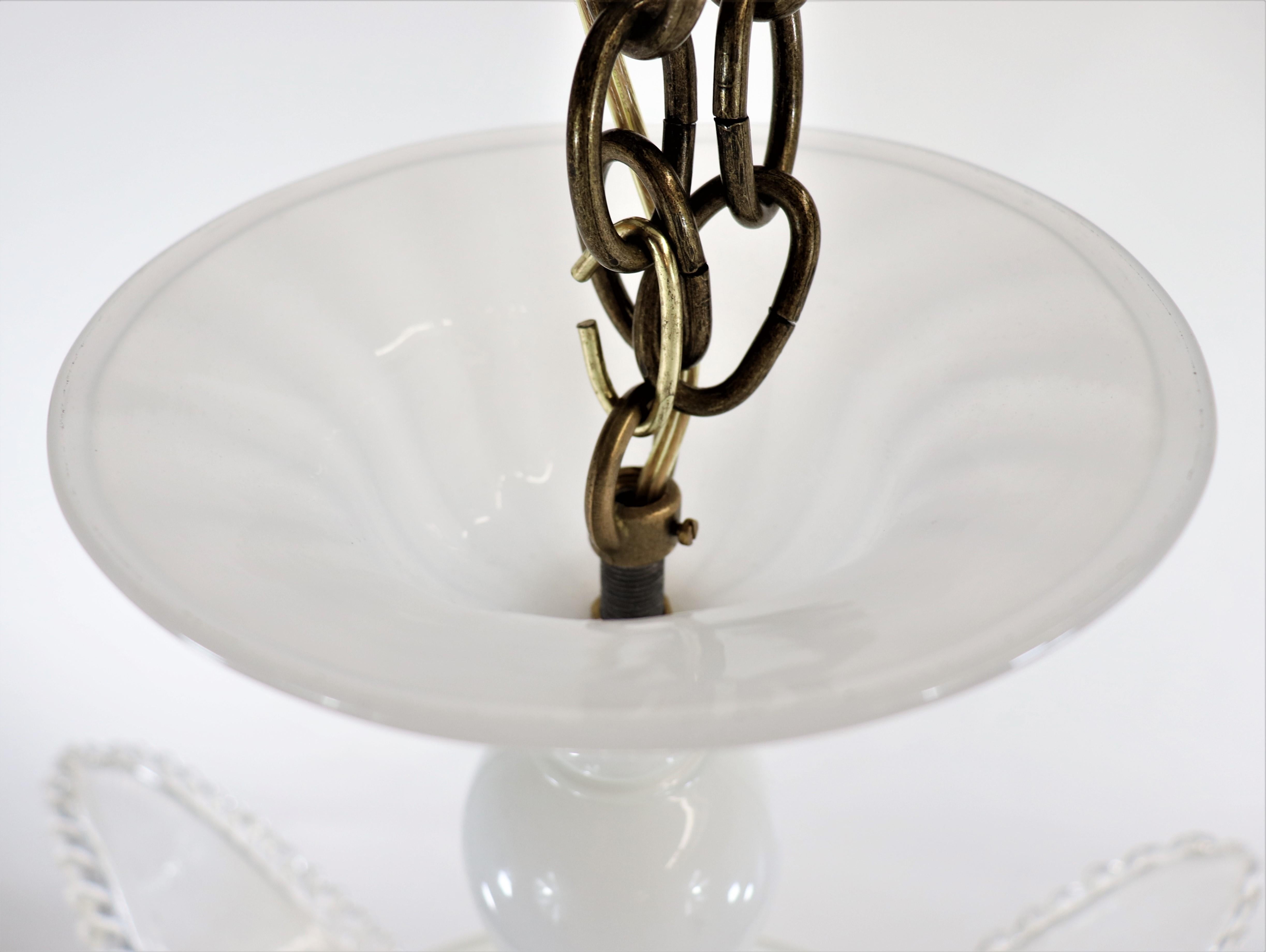 Lampada a forma di fronda di Murano bianca di metà secolo In condizioni buone in vendita a Chicago, IL