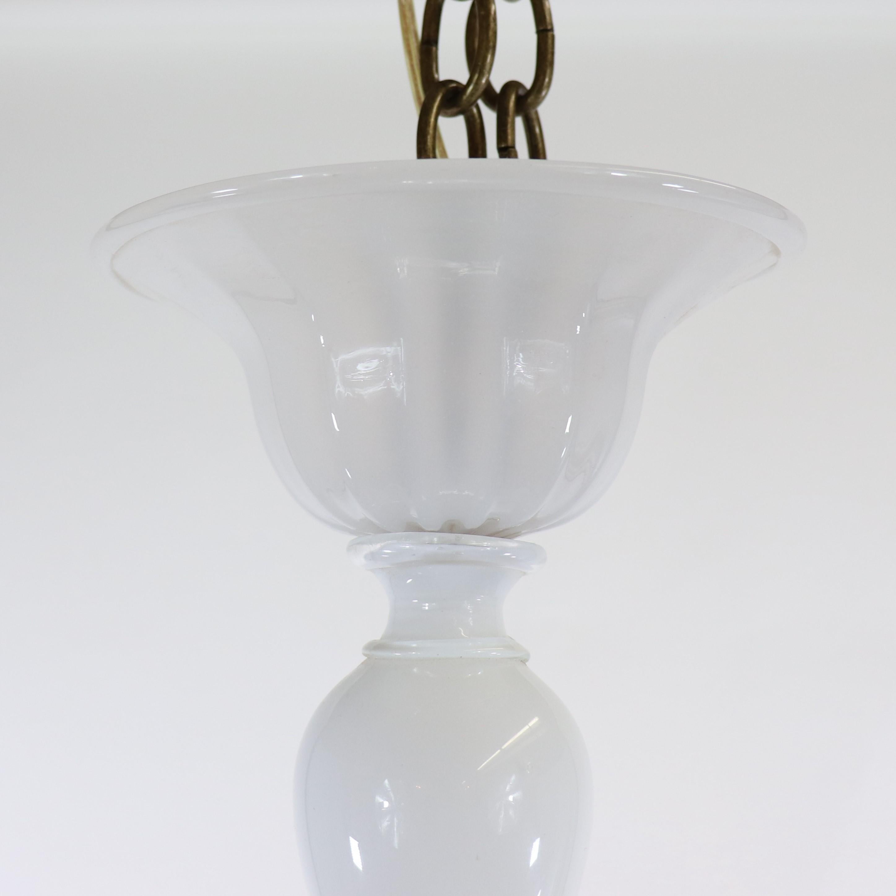 Lampada a forma di fronda di Murano bianca di metà secolo in vendita 1
