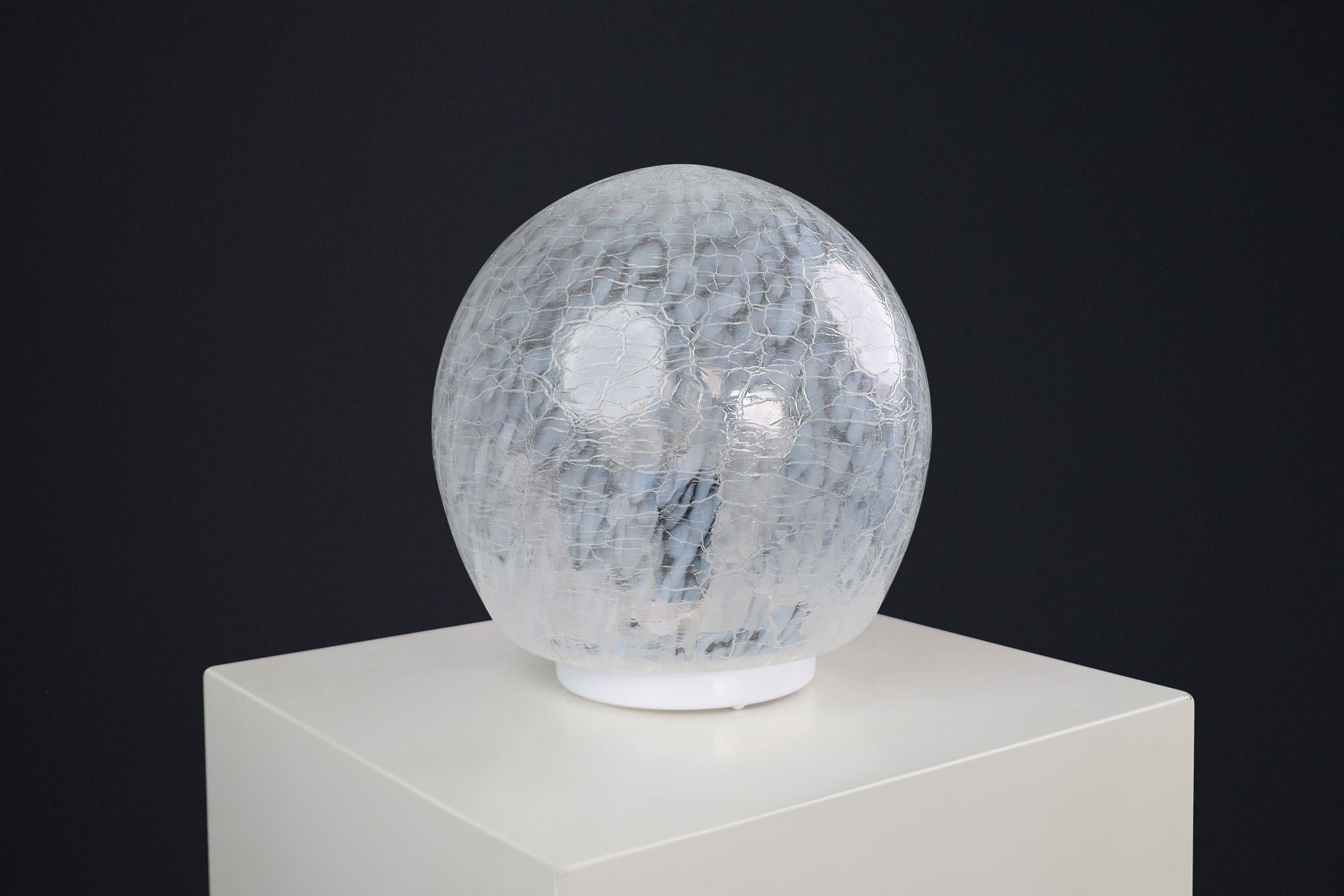 Tischlampe aus weißem/hellblauem Murano-Glas, Italien, Mitte des Jahrhunderts, 1970er Jahre (Ende des 20. Jahrhunderts) im Angebot