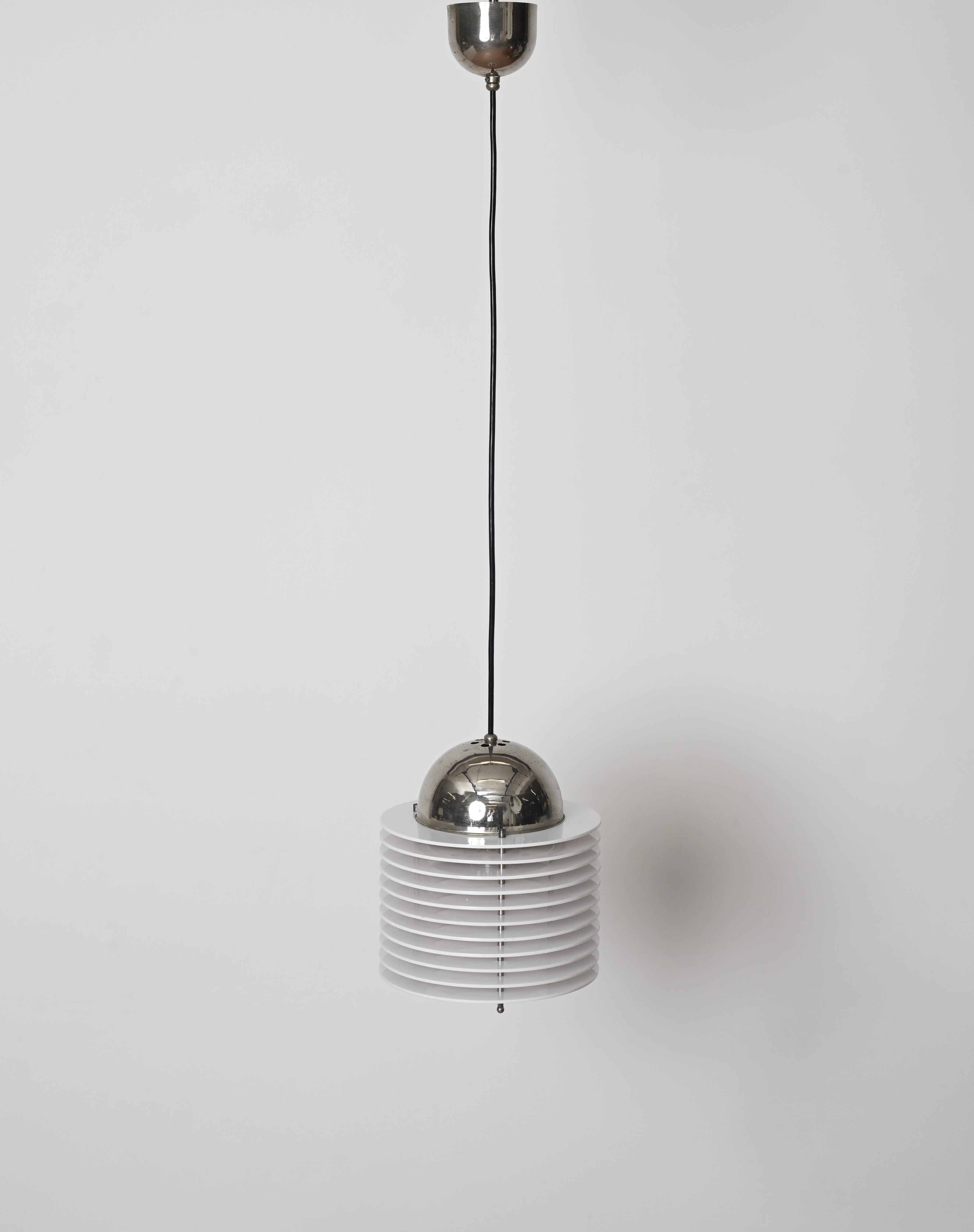 Mid-Century White Lucite and Chrome Italian Pendant Light, Space Age Italy 1970s For Sale 2