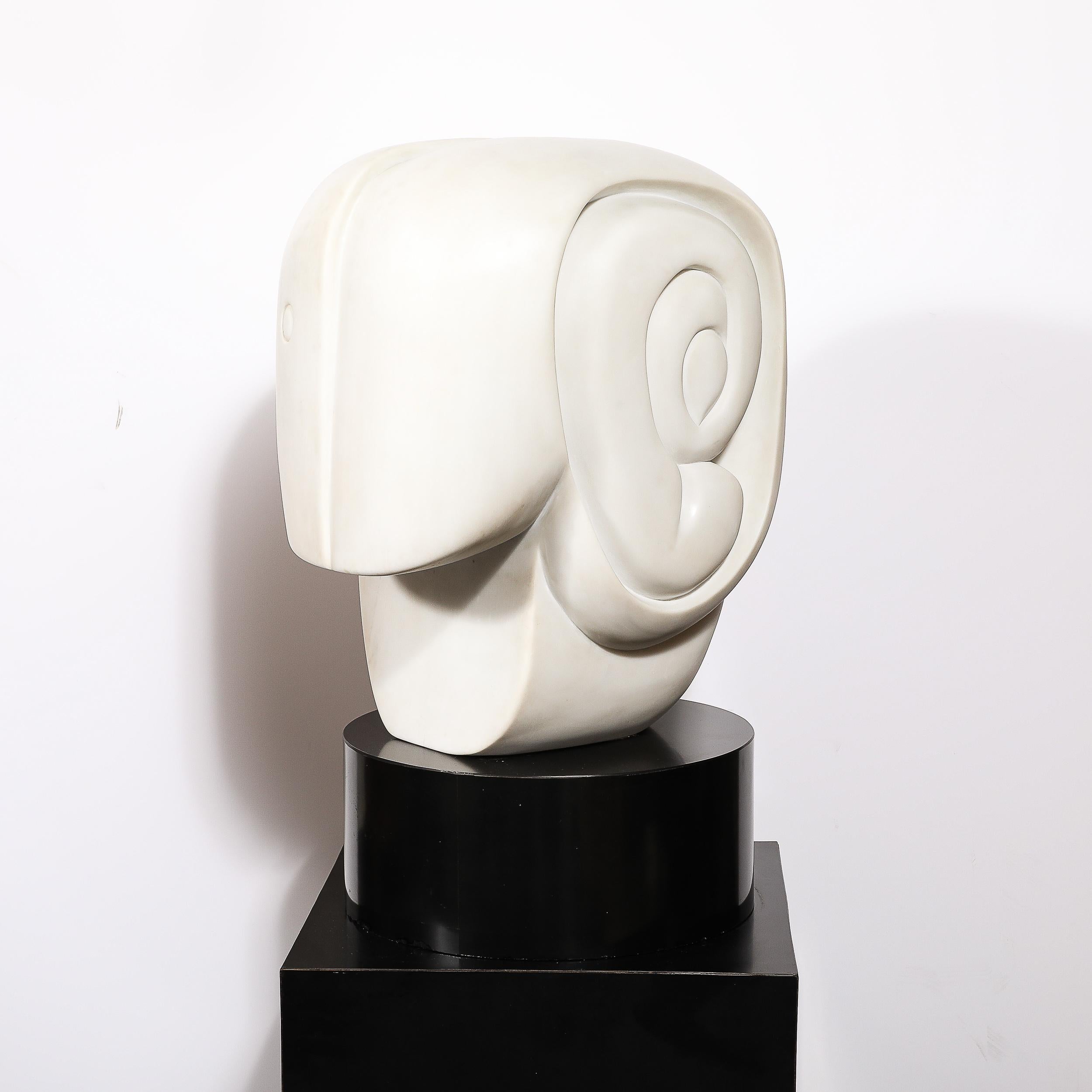 Mid-Century moderno Scultura amorfa in marmo bianco di metà secolo intitolata 