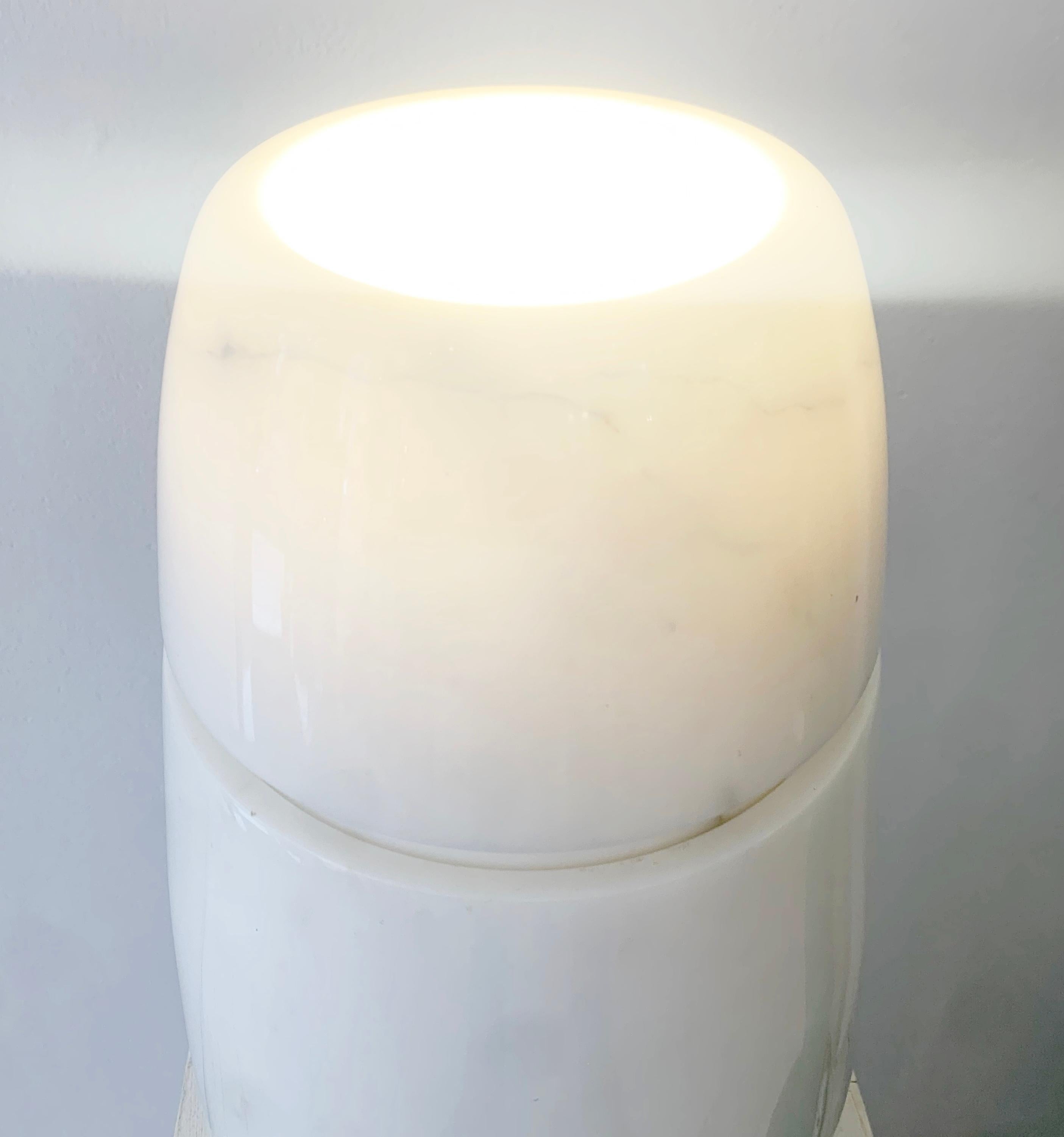 Mid-century white marble lamp - Italy 1970s For Sale 2