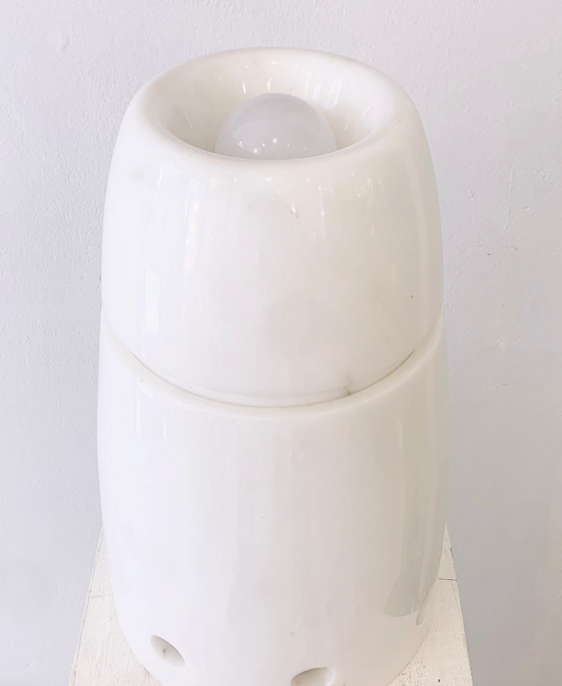 Mid-century white marble lamp - Italy 1970s For Sale 4