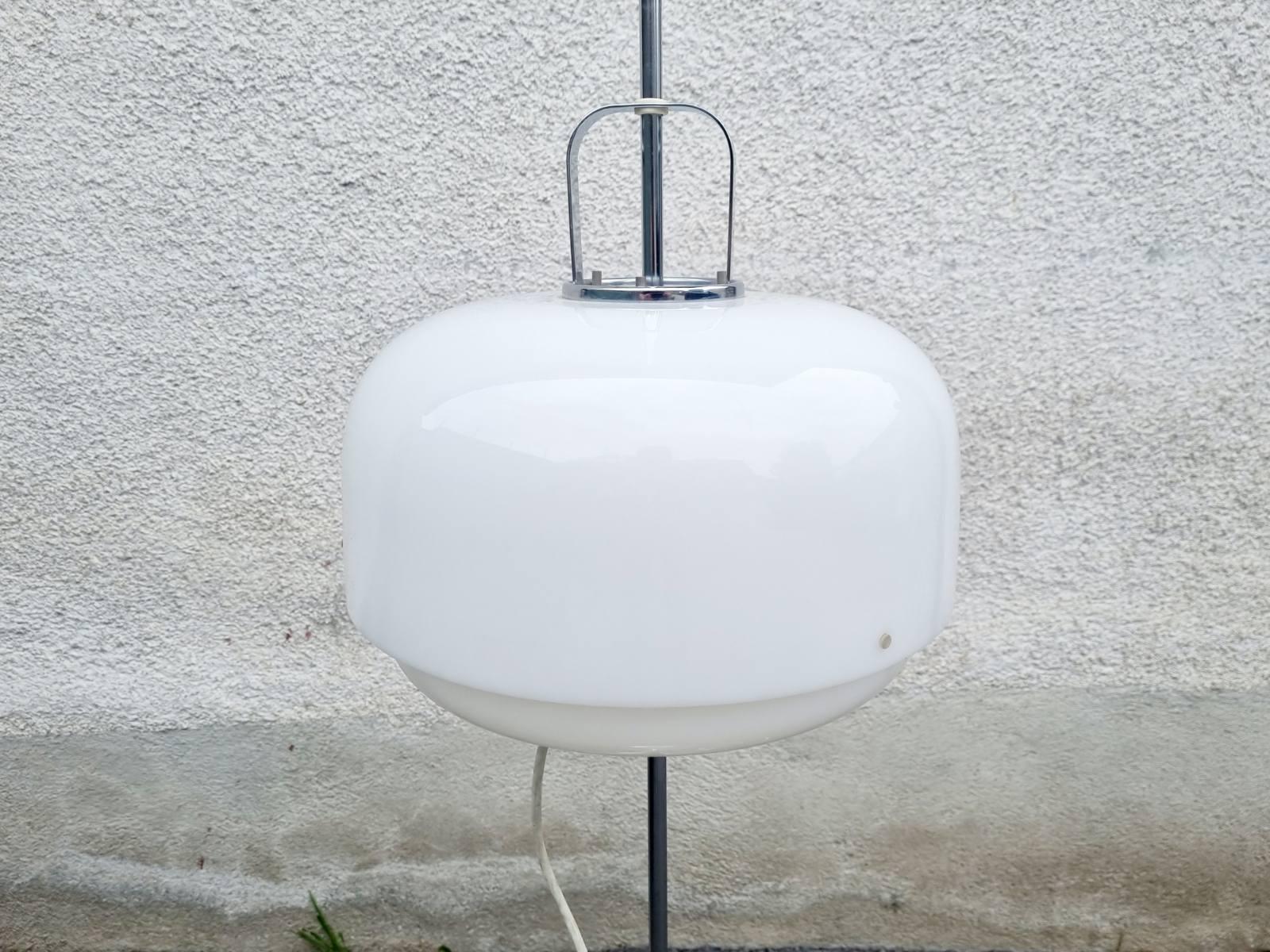 Weiße Medusa-Stehlampe aus der Mitte des Jahrhunderts von Luigi Massoni für Guzzini, Italien, 1970er Jahre im Angebot 4