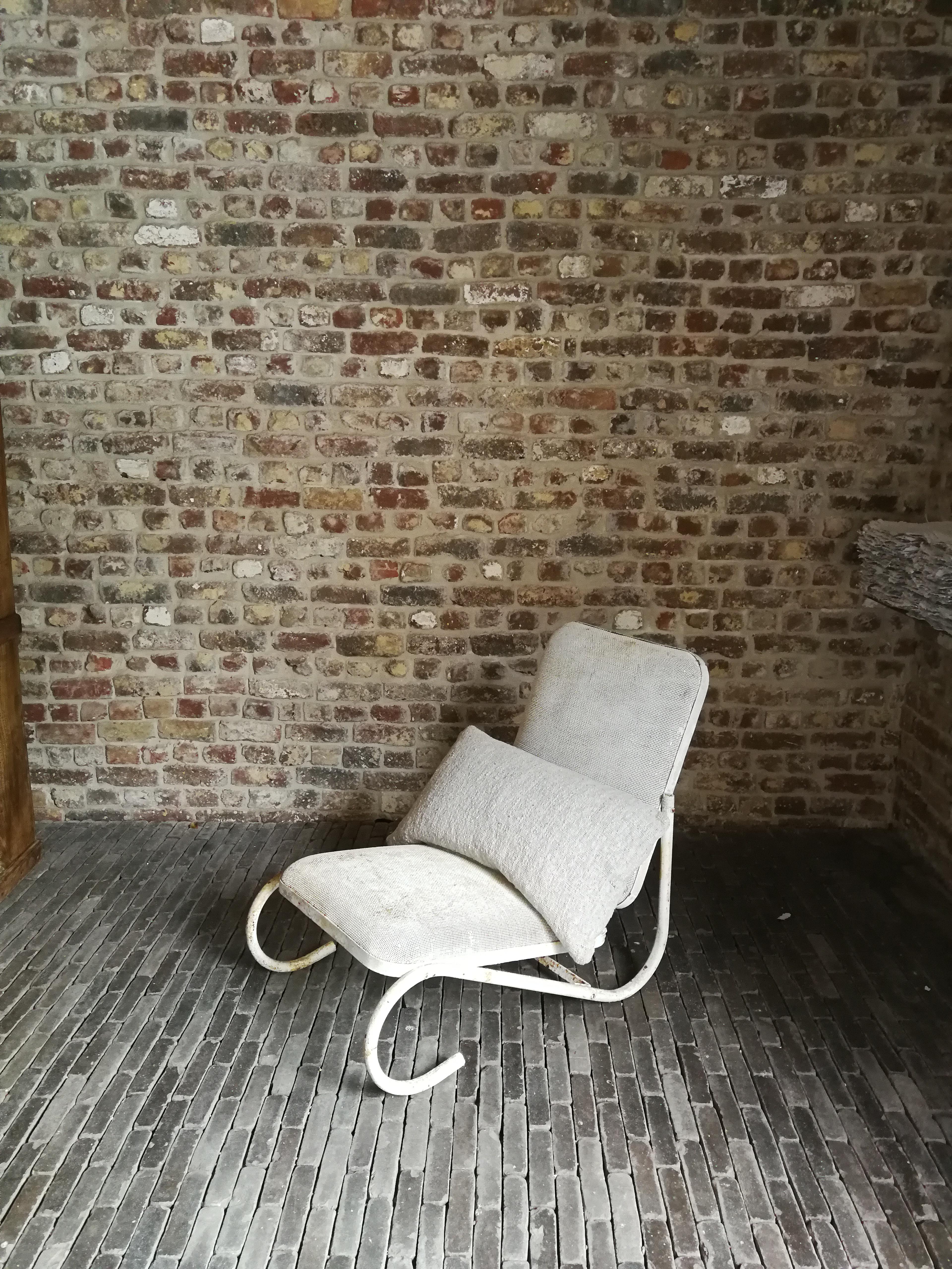 Mid-Century Modern Midcentury White Metal Garden Lounge Chair
