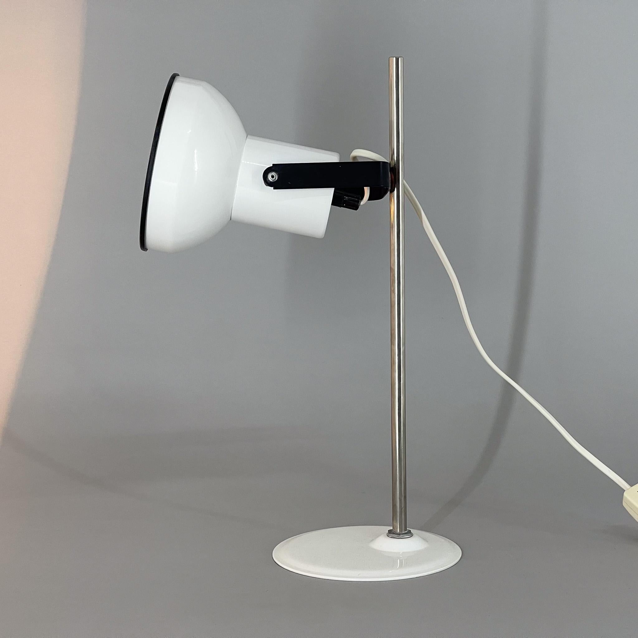 Tchèque Lampe de table en métal blanc du milieu du siècle dernier, Tchécoslovaquie en vente