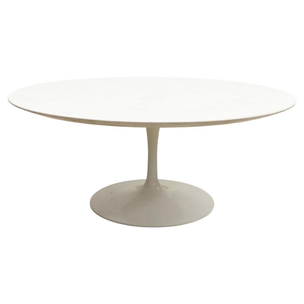 Mid-Century White Metal Tulip Feet and Wooden Top Coffee Table by Knoll For Sale