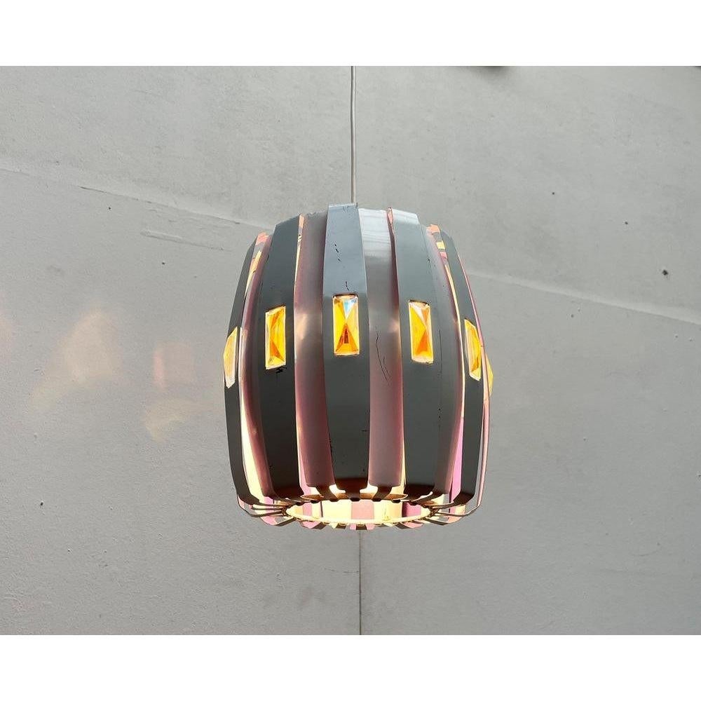 Mid-Century moderno Lampada a sospensione di Werner Schou, 1960, in metallo e prisma, modello bianco di metà secolo in vendita