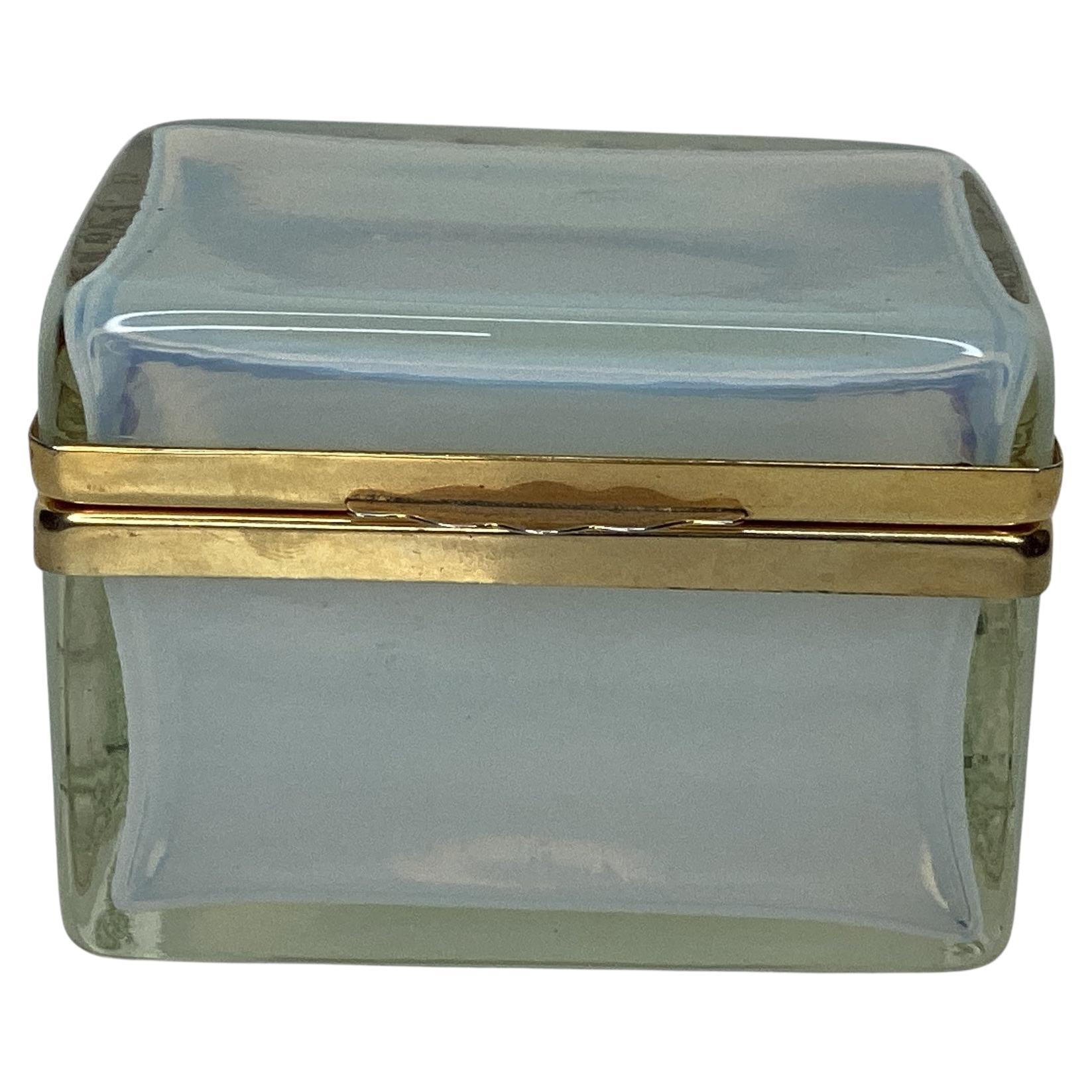 Caja de cristal de Murano blanco de mediados de siglo