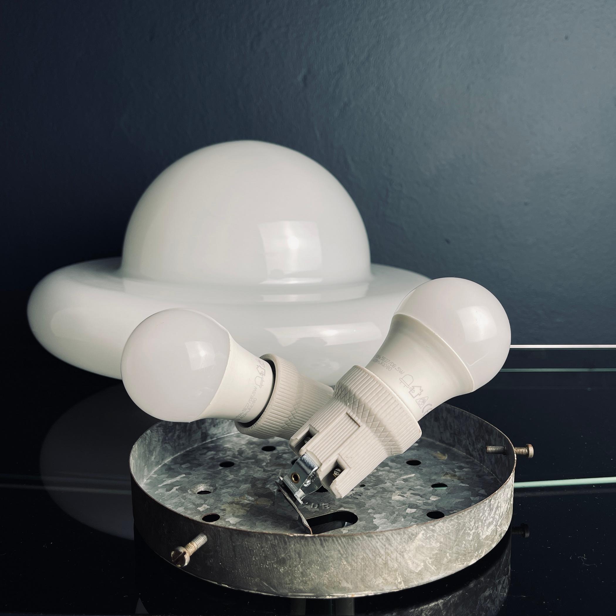 Mid-century white murano glass ceiling lamp Italy 1970s  For Sale 3