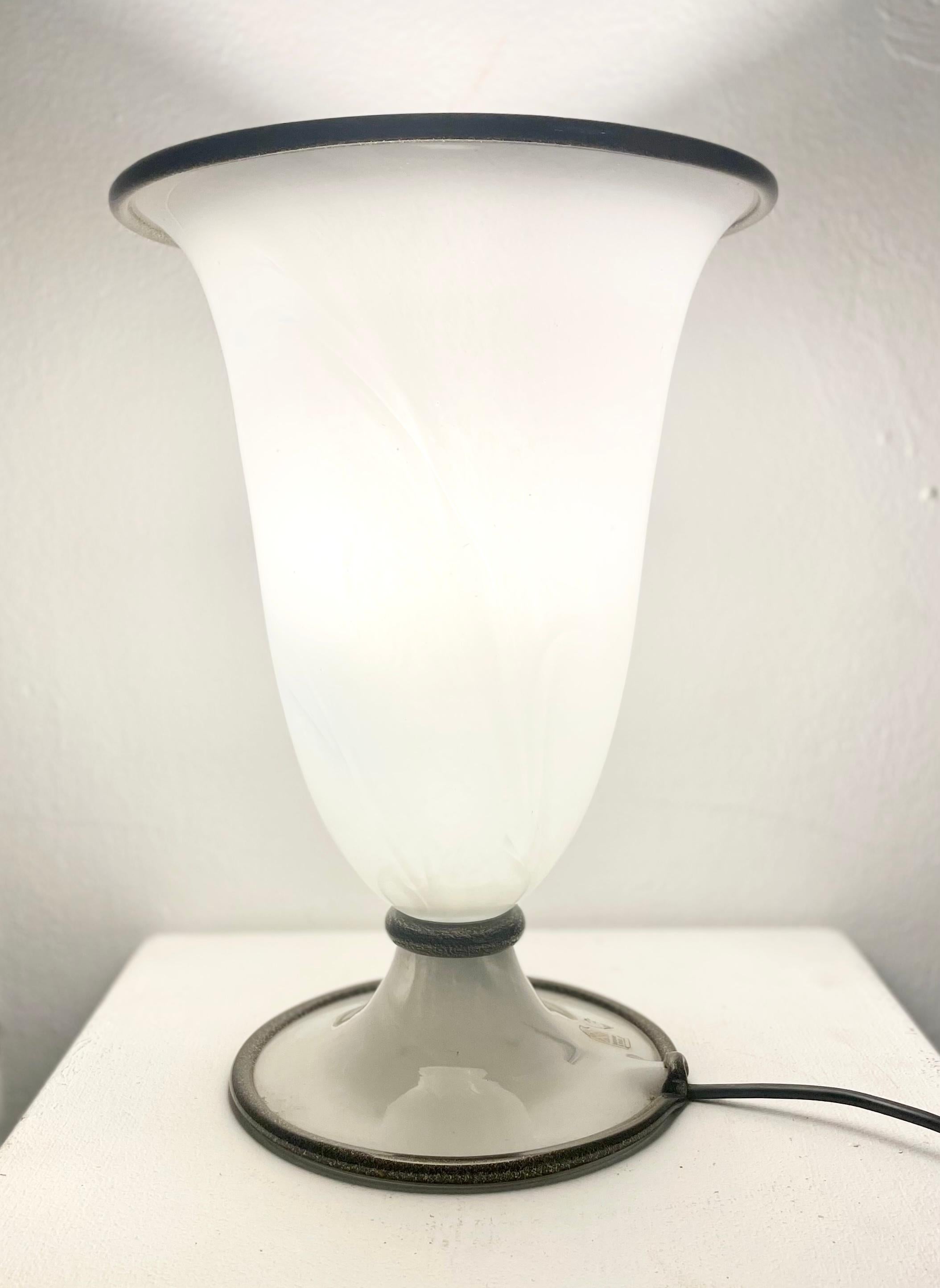 Mid-20th Century Mid-Century White Murano Glass Table Lamp by Barovier & Toso, Italy 1950s For Sale