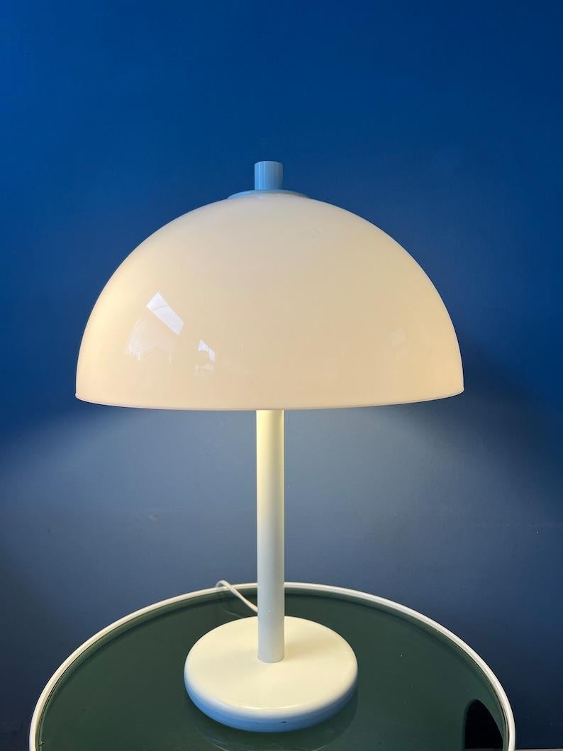 Mid Century White Mushroom Table Lamp by Dijkstra, 1970s In Good Condition For Sale In ROTTERDAM, ZH