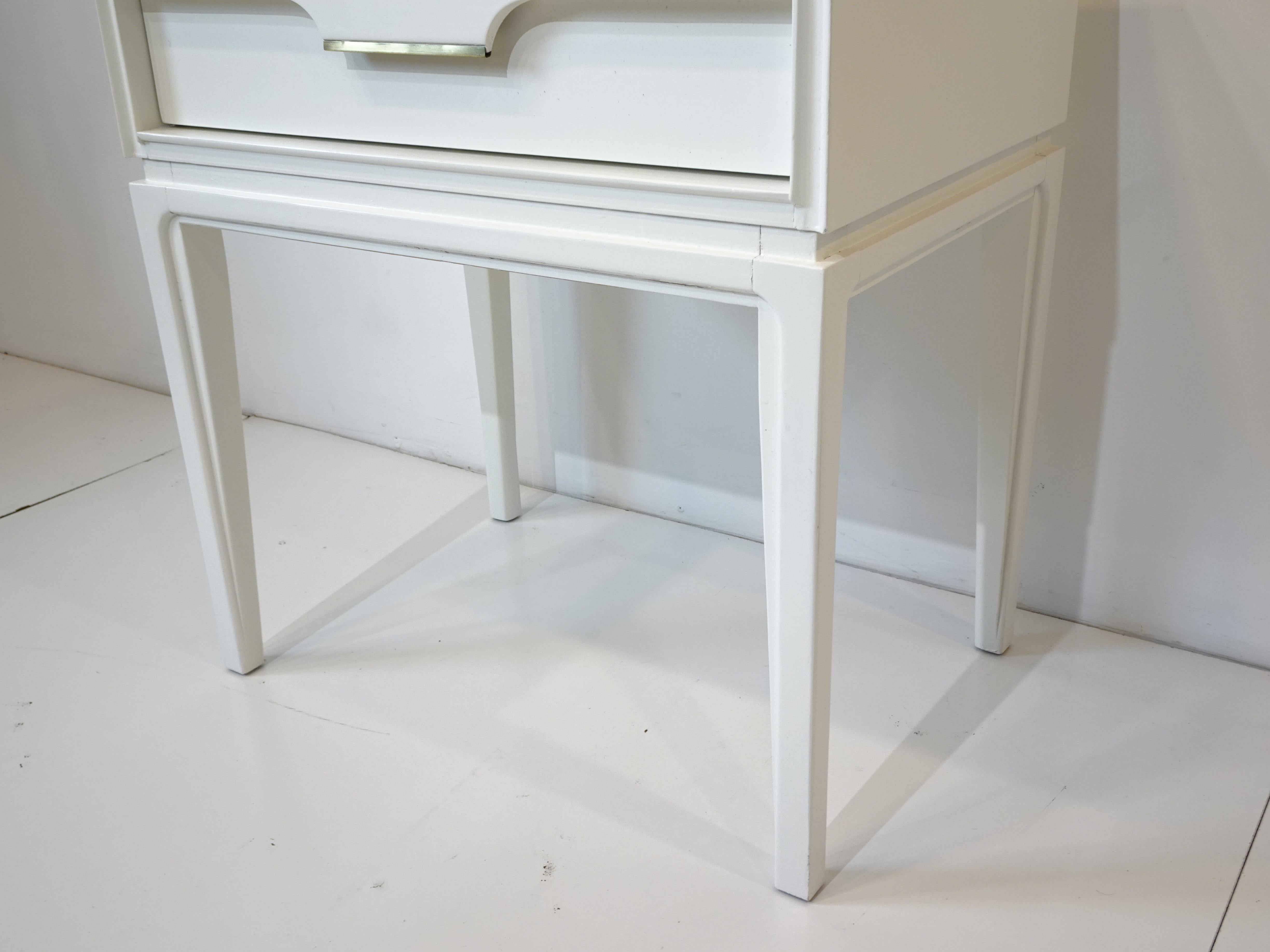 Mid Century White Nightstand by Basic Witz In Good Condition For Sale In Cincinnati, OH