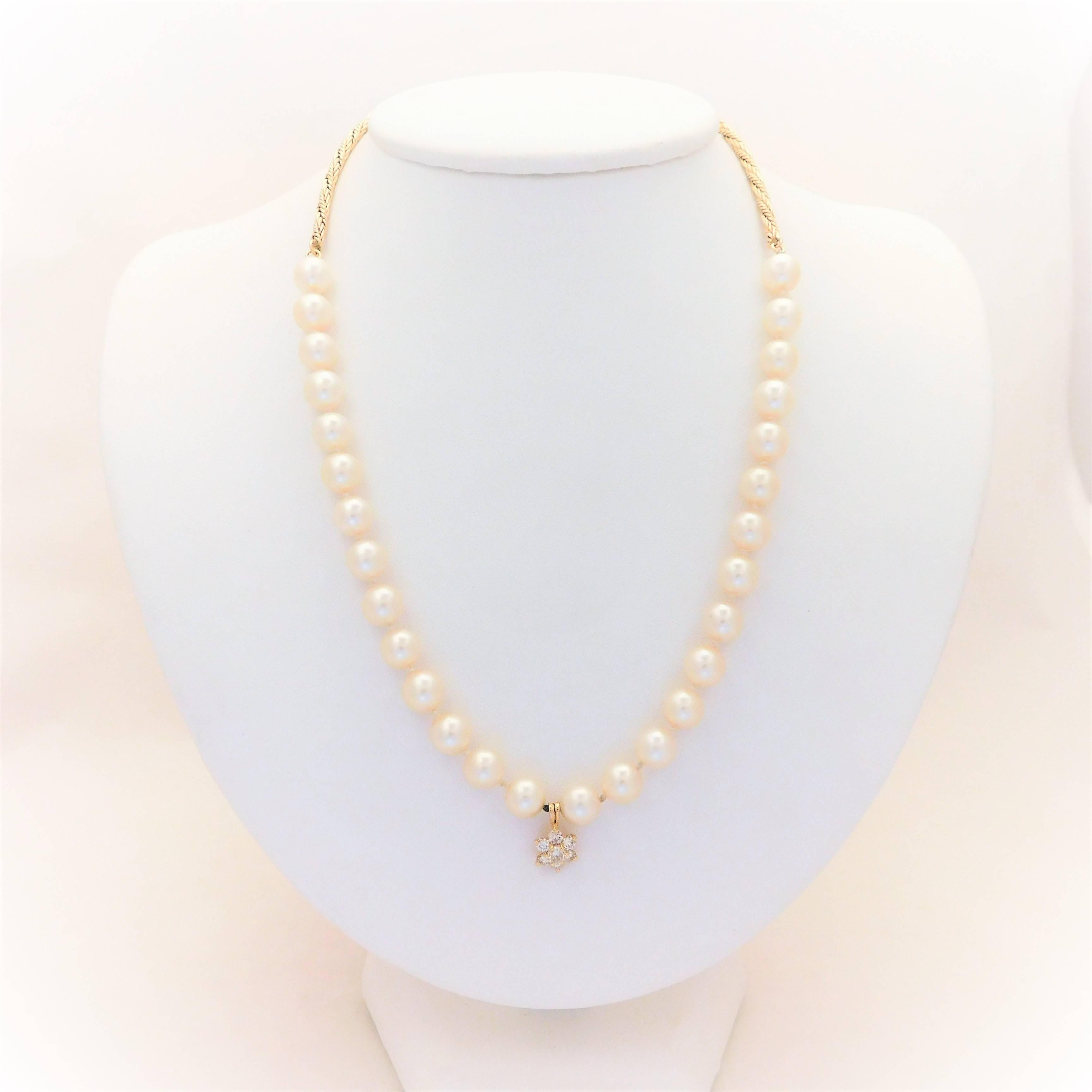 Midcentury White Pearl and 14 Karat Gold Necklace with Diamond Star Pendant 1