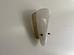 Einzelne Leuchte aus weißem Plexiglas und gelbem Metall aus der Mitte des Jahrhunderts, 1950er Jahre, Deutschland