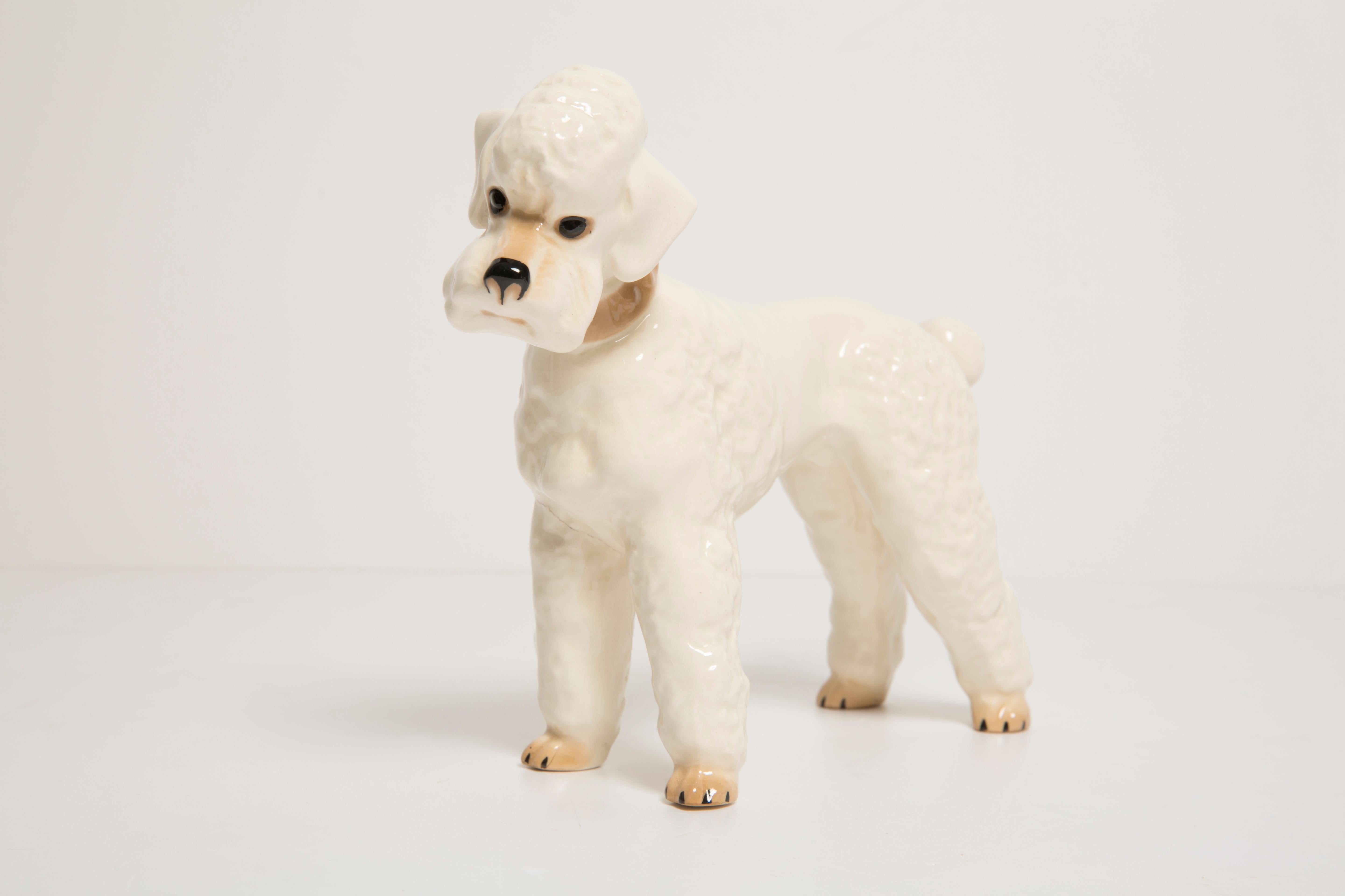 Scultura di cane barboncino bianco di metà secolo II, Italia, anni '60 In condizioni buone in vendita a 05-080 Hornowek, PL