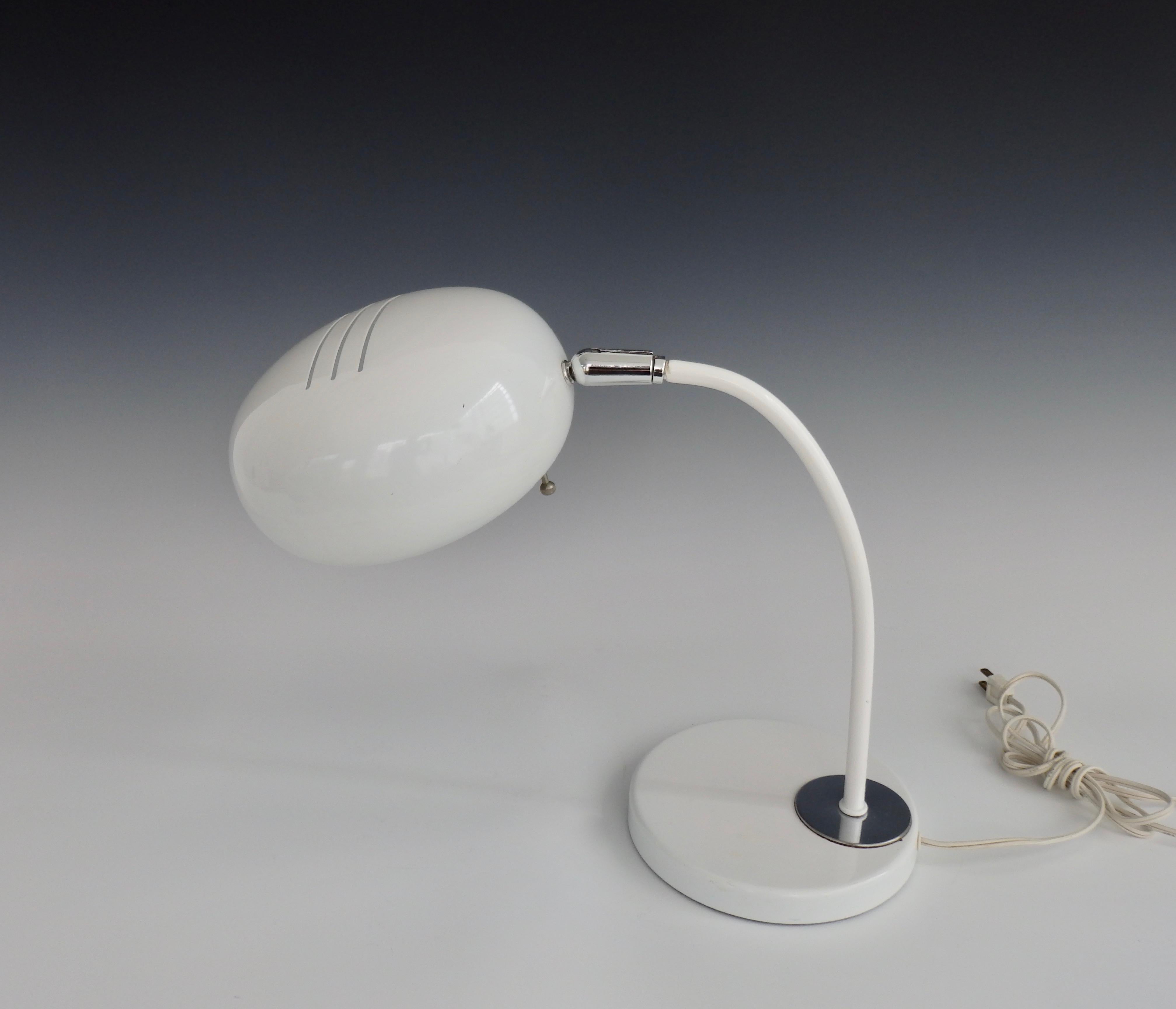 Metal Midcentury White Round Desk Lamp For Sale