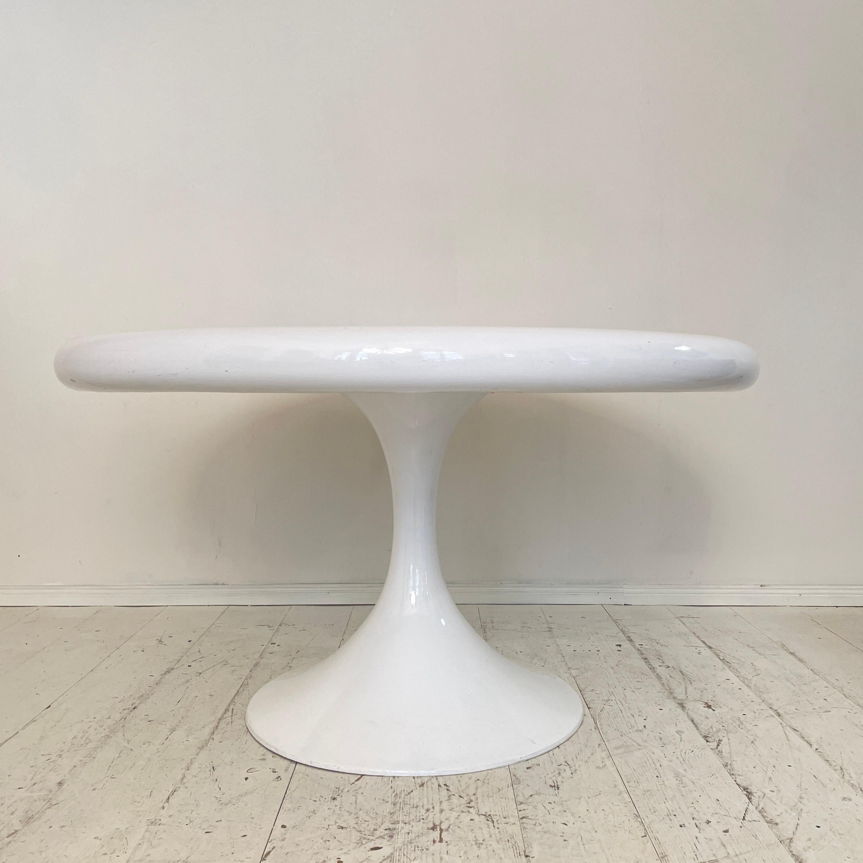 Mid-Century Modern Mid Century White Round Dining Table by Eero Aarnio, around 1970 For Sale