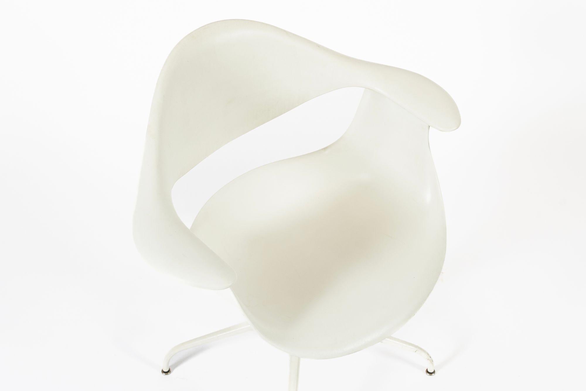 Mid Century White Swag Chairs by George Nelson for Herman Miller For Sale 2
