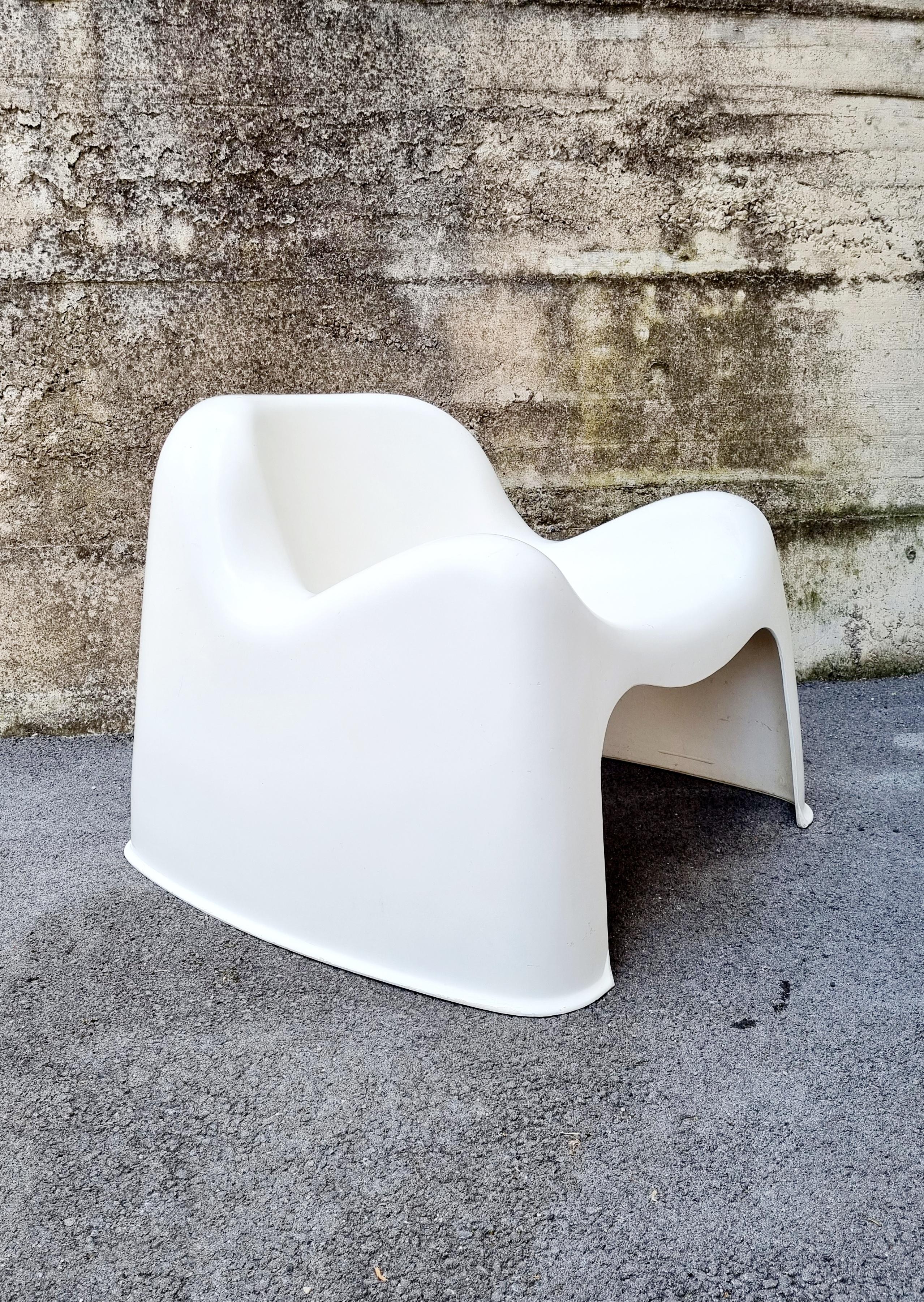 Midcentury White Toga Chair by Sergio Mazza for Artemide, Italy, 1960s For Sale 3