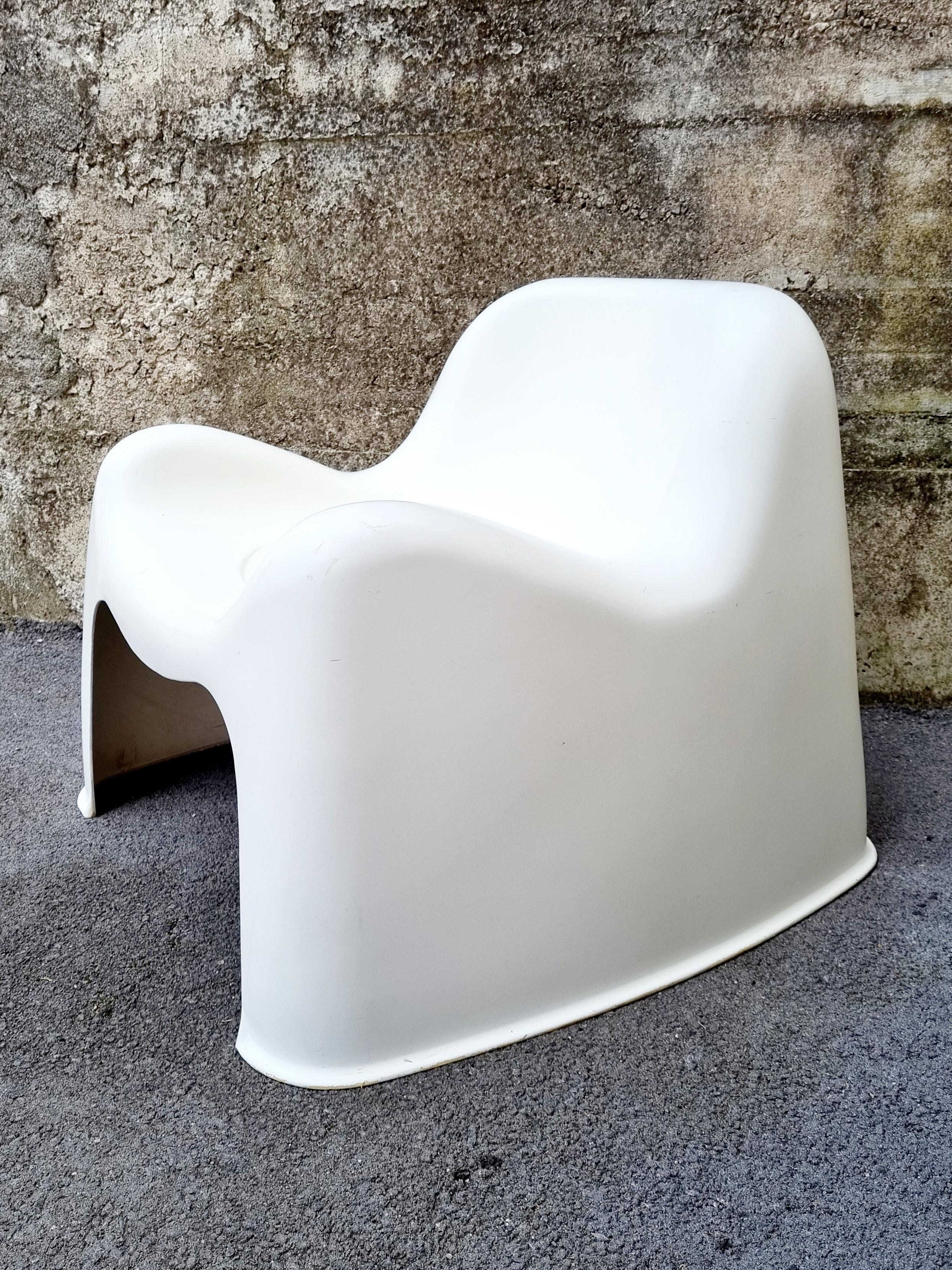 Midcentury White Toga Chair by Sergio Mazza for Artemide, Italy, 1960s In Good Condition For Sale In Lucija, SI