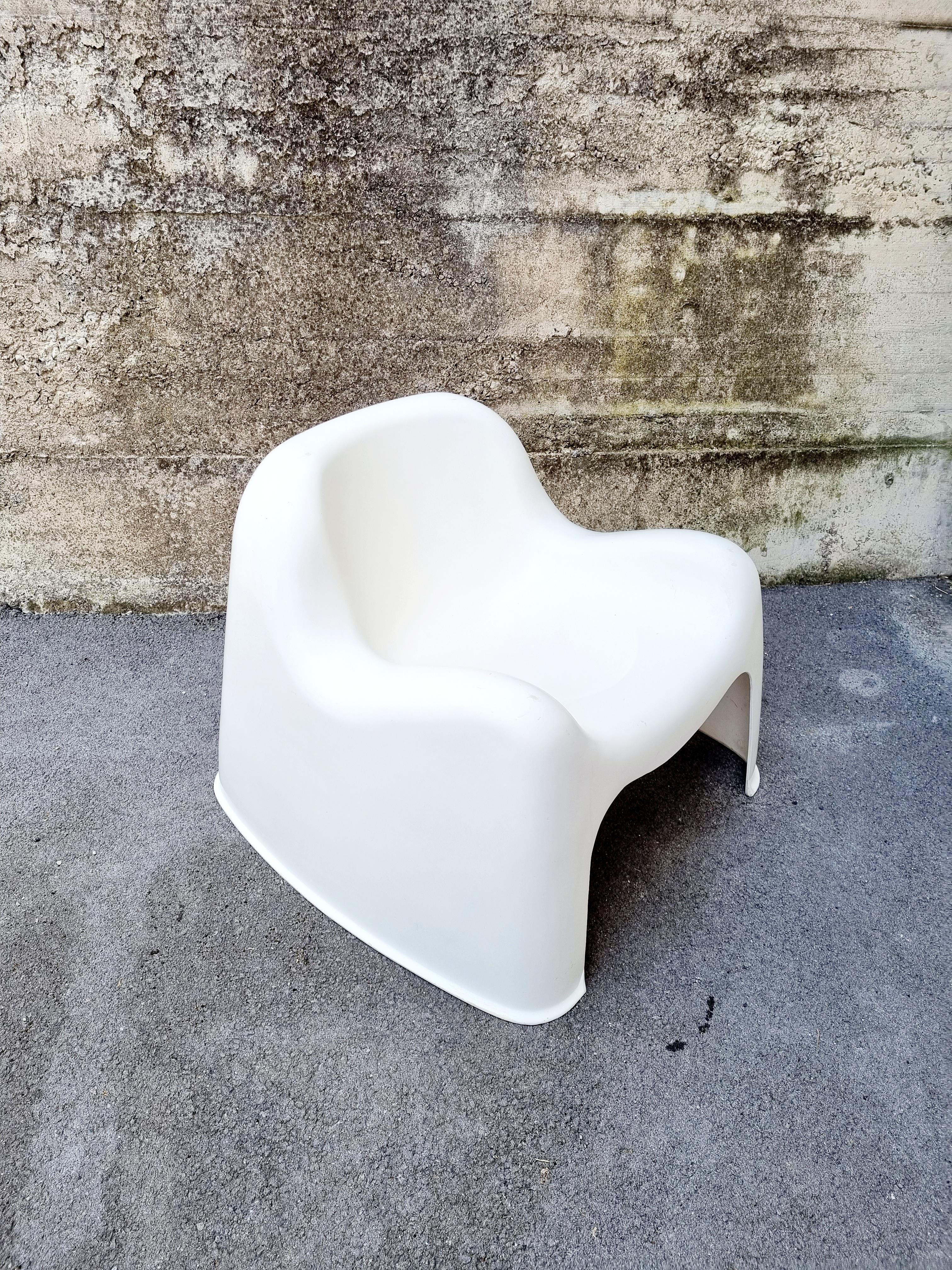 Midcentury White Toga Chair by Sergio Mazza for Artemide, Italy, 1960s For Sale 1