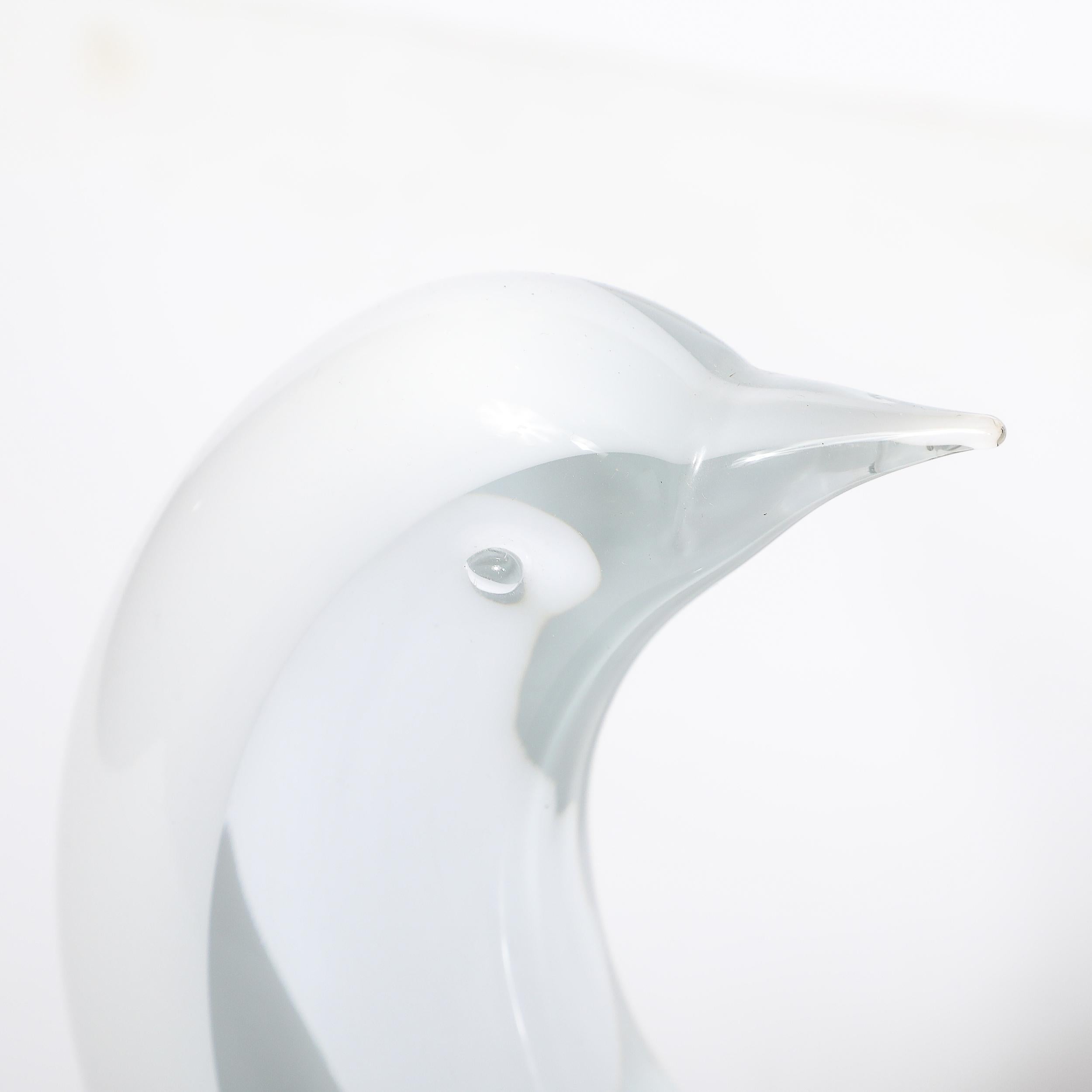 Vetro di Murano Scultura di uccello in vetro di Murano bianco e trasparente di metà secolo firmata Renato Anatra in vendita