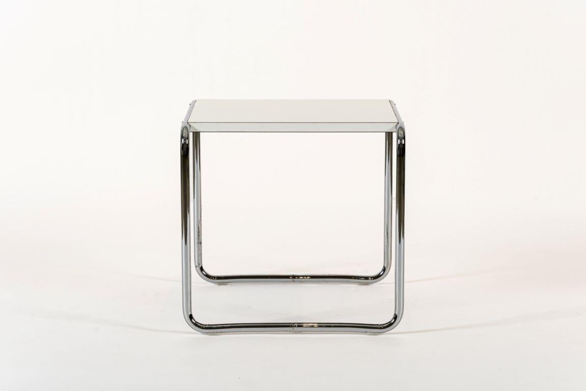 Mid Century White Tubular Steel Laccio Side Table by Marcel Breuer for Knoll In Good Condition In Detroit, MI